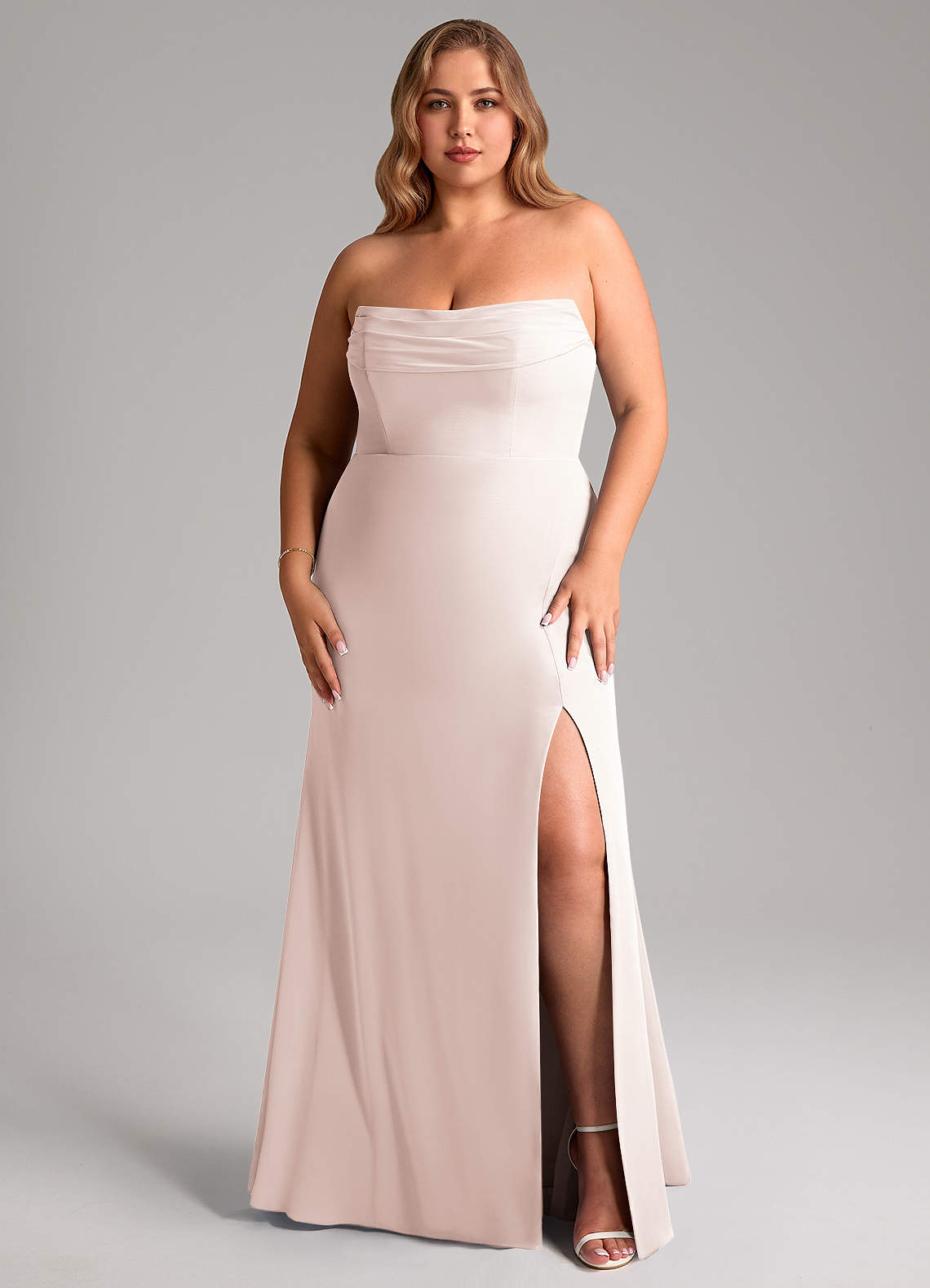 Azazie Saige Vestidos de madrinha de casamento Vestido Pétala De Rosa de Chiffon de Linha A com Fora do ombro image15
