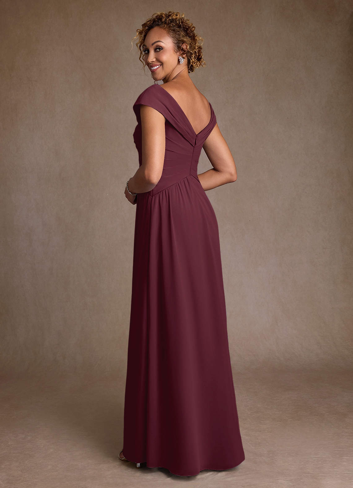 Azazie Myrtle Mère de la mariée Robes Robe Trapèze en Mousseline de soie Plissée Cabernet image1