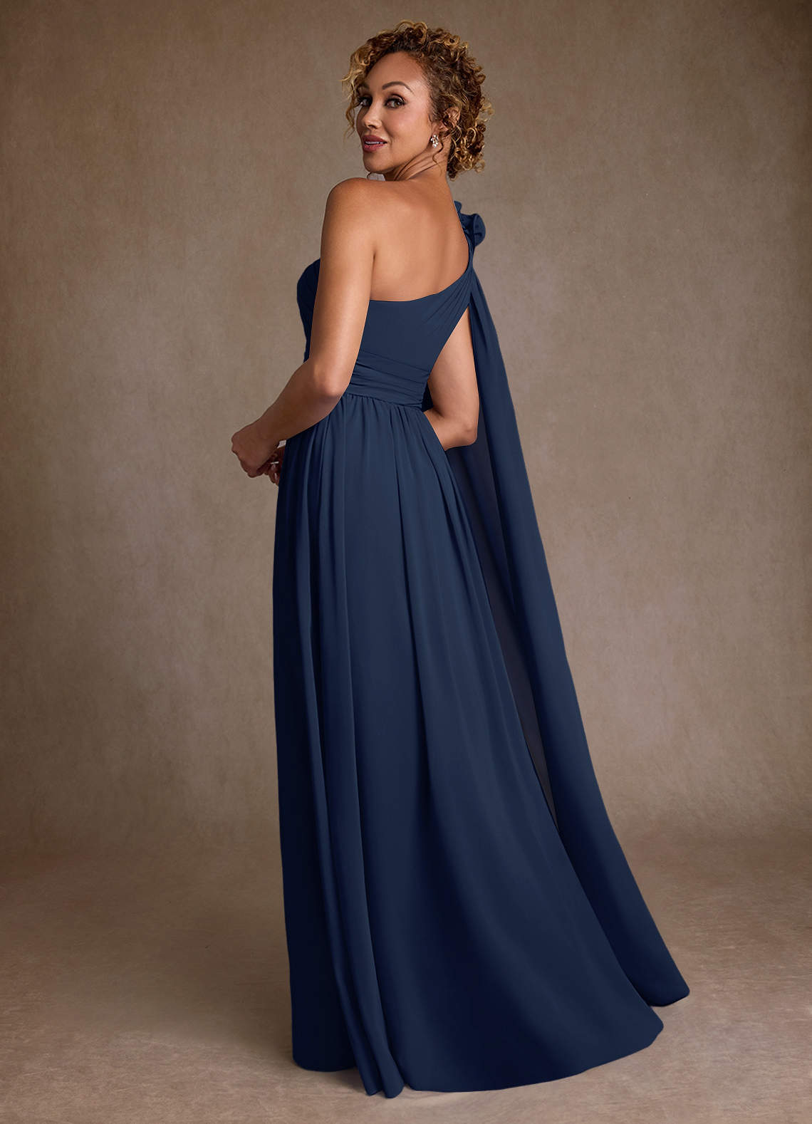 Azazie Lancaster Mère de la mariée Robes Robe Trapèze en Mousseline de soie Une épaule Bleu Marine Foncé image1