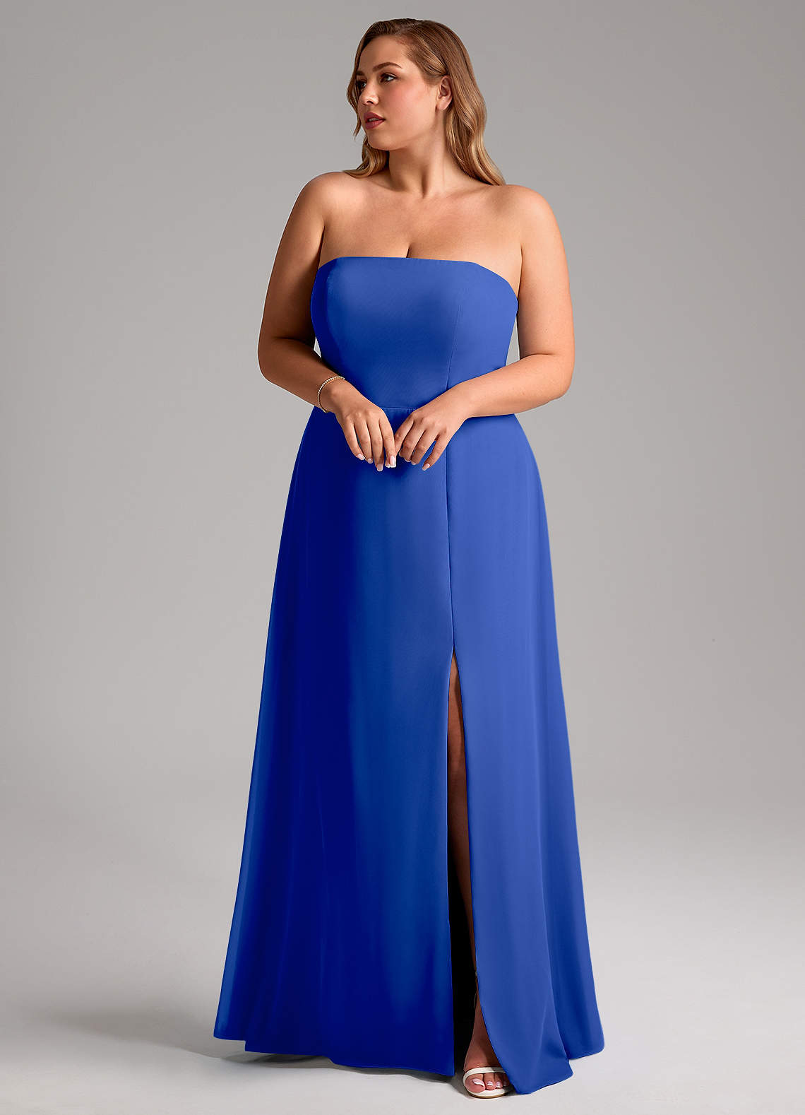 Azazie Wren Vestidos de damas de honor Vestido de Azul Real de Gasa de Corte en A Convertible con Corte Lateral image9