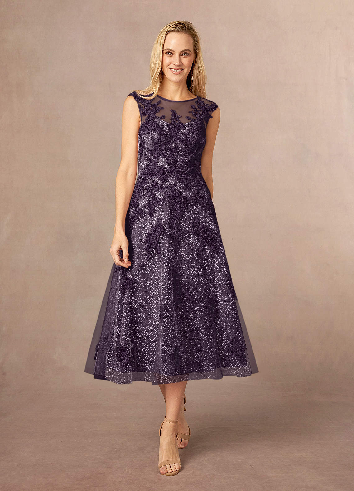 Azazie Flynn vestidos de madre de la novia Vestido de Ciruela de Tul de Corte En A con Cuello barco encaje image1