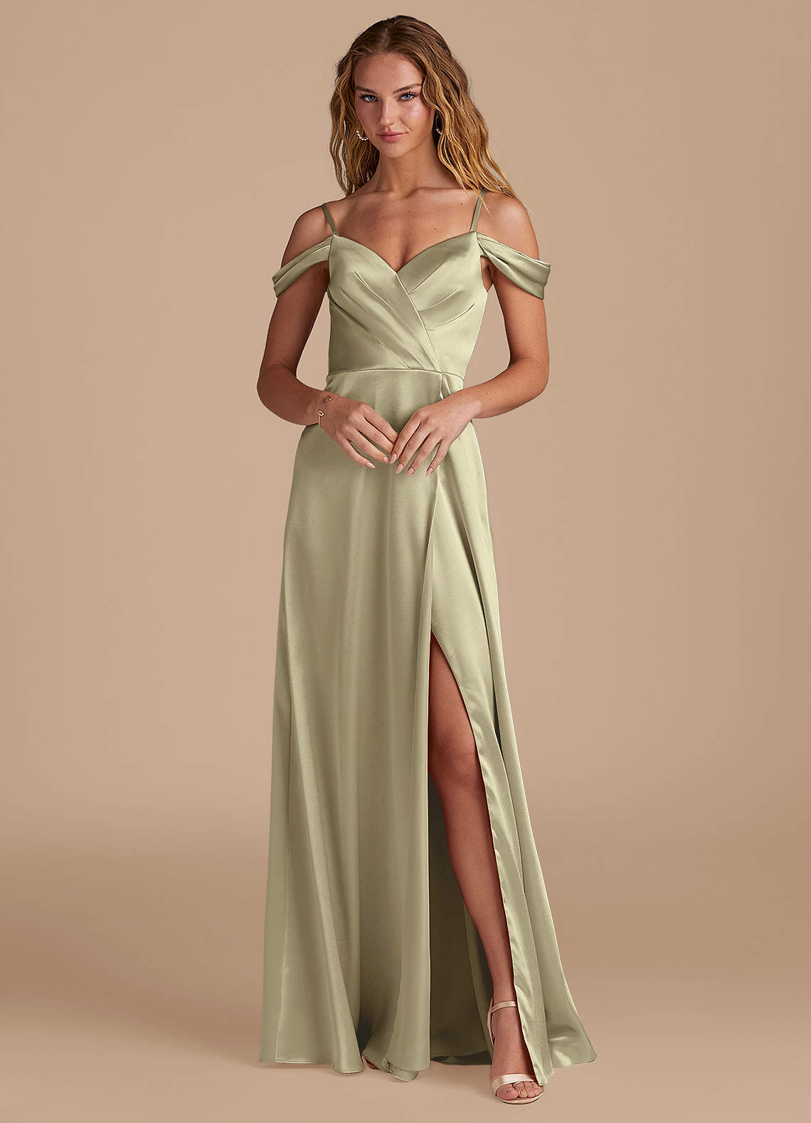 Azazie Ocean Robes de demoiselle d'honneur Robe Trapèze en Satiné métallisé Épaule décolletée Vert Mousse image1