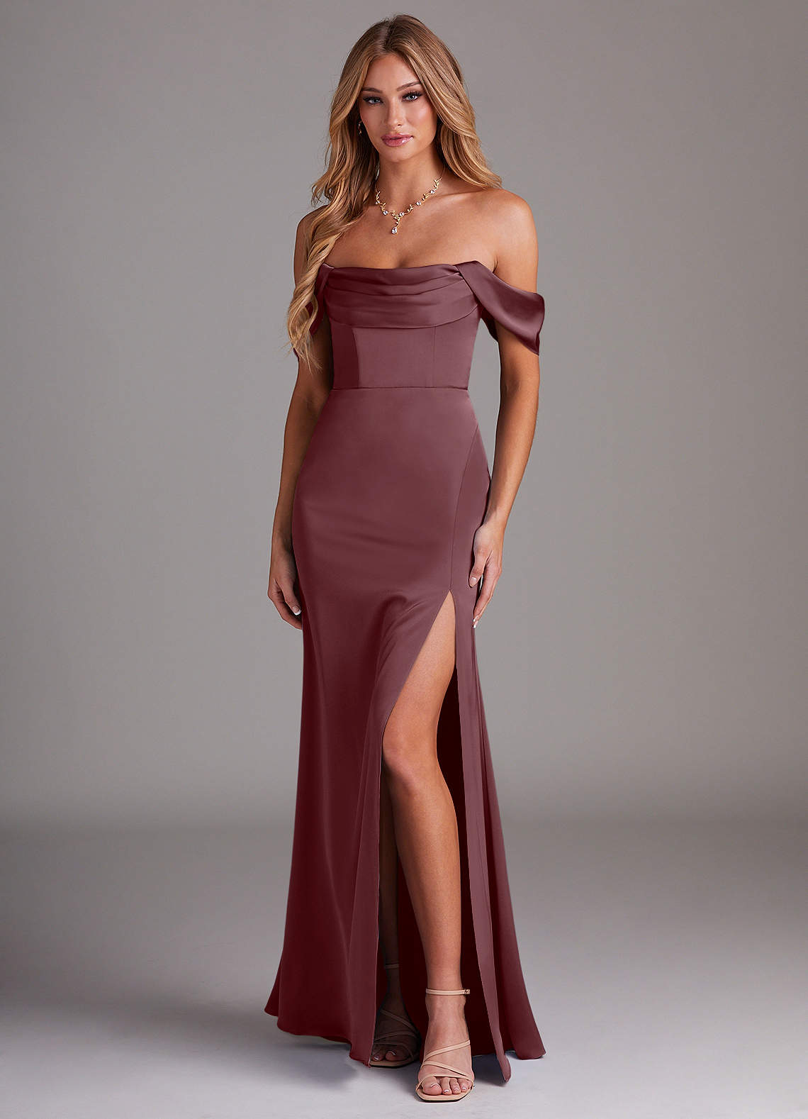 Azazie Saige Brautjungfernkleider Etui Schulterfrei Stretch-Satin Kleid Sangria image1