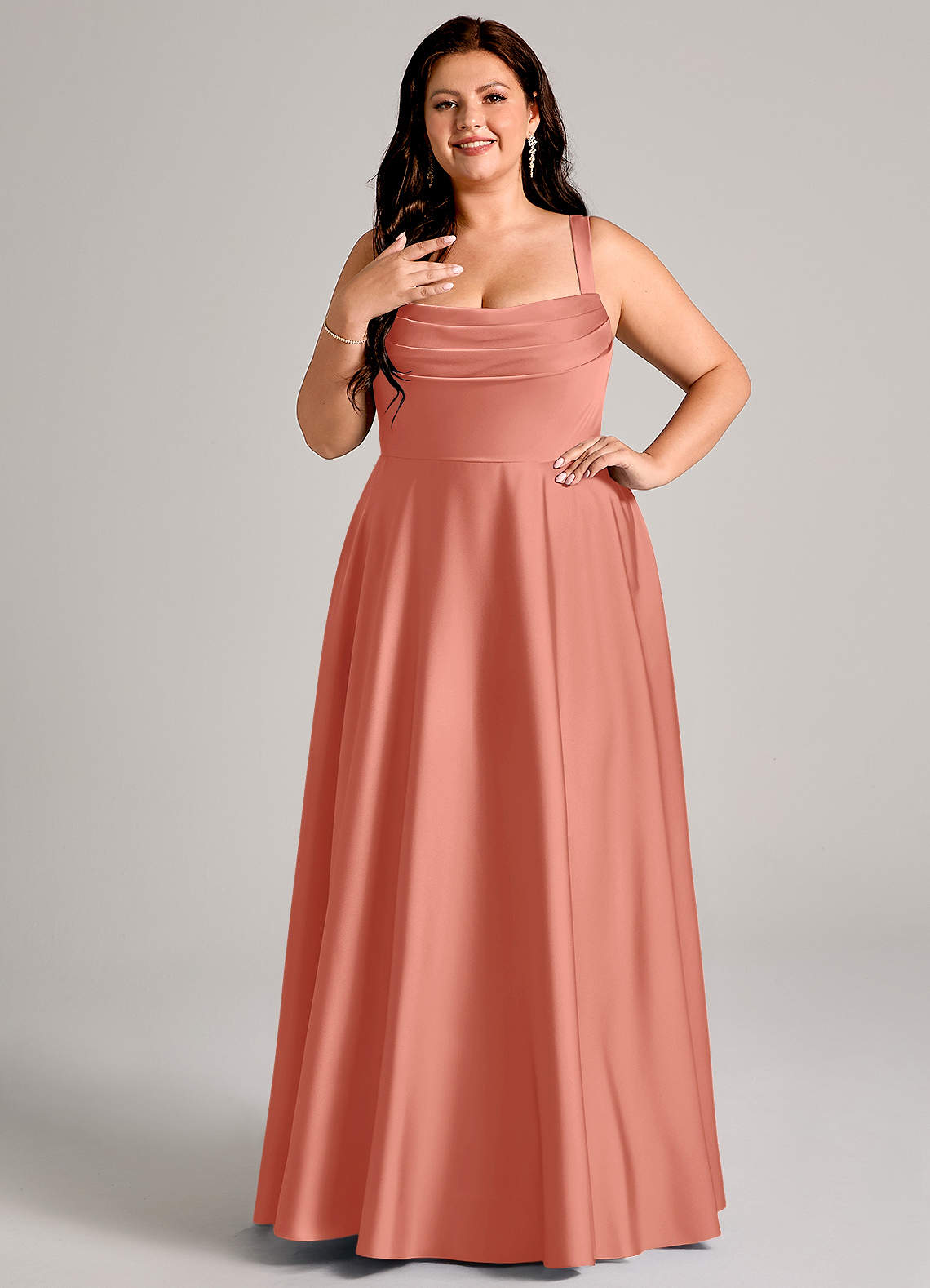 Azazie Shaude Robes de demoiselle d'honneur Robe Trapèze en Satin extensible Plissée Rose Saumon image1