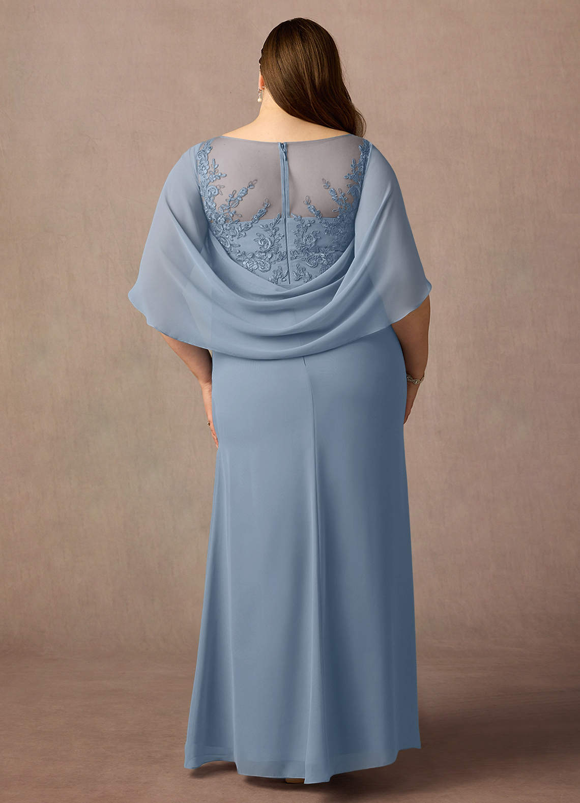 Azazie Hera vestidos de madre de la novia Vestido de Azul Polvoriento de Gasa de Corte En A con Capa de encaje image6