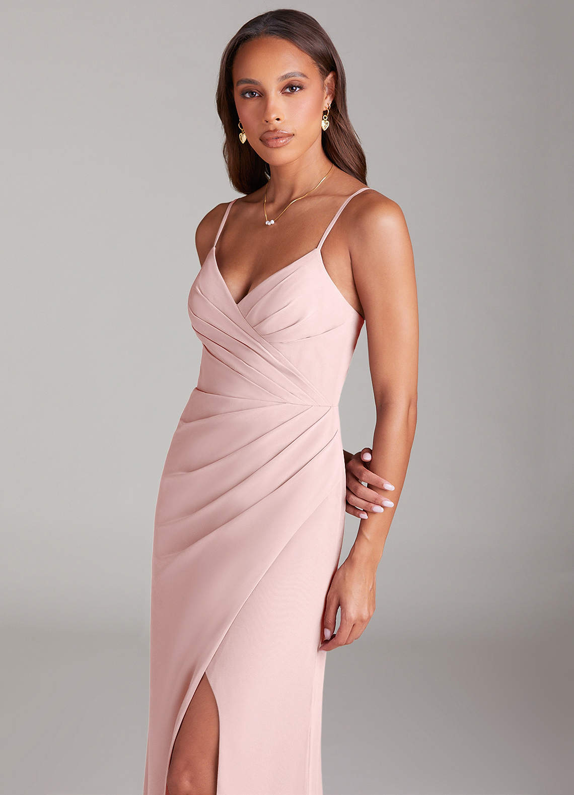 Azazie Maci Brudtärnklänningar Klä av Tubklänning i Chiffong Plisserad Rodnande Rosa image1