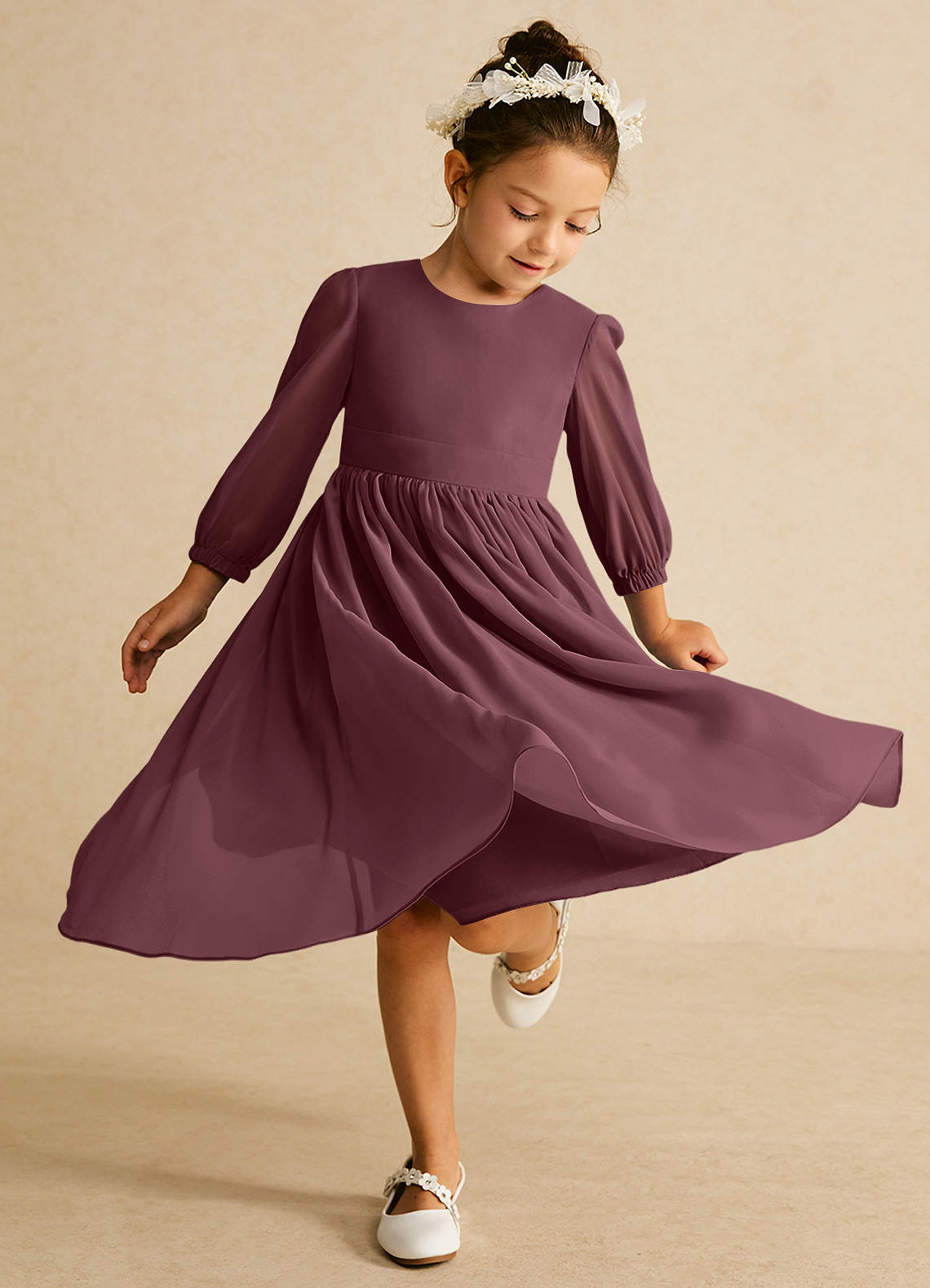 Azazie Lolo Robe Demoiselle D'honneur Fillette Robe Trapèze en Mousseline de soie avec manches Sangria image1