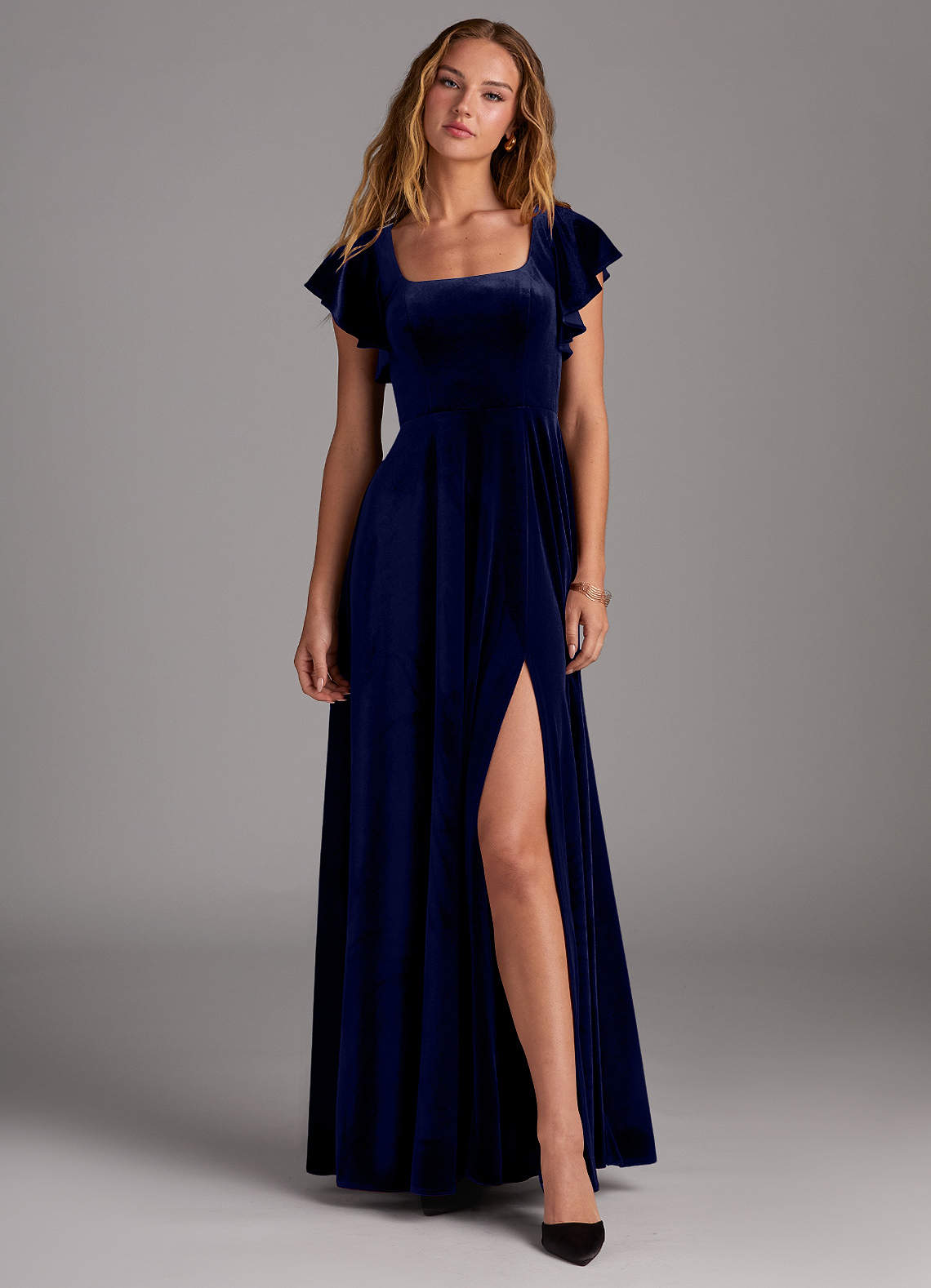Azazie Bondi Vestidos de damas de honor Vestido de Azul Marino Oscuro de terciopelo de Corte en A con Corte Lateral image1