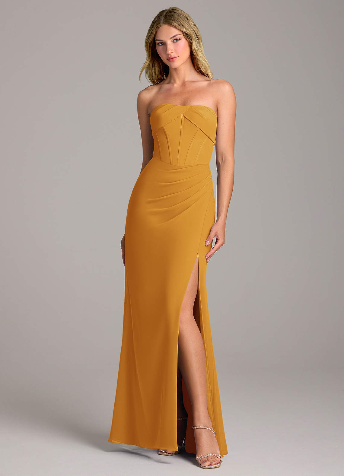 Azazie Chantel Jurken voor bruidsmeisjes Converteerbaar Jurk van Chiffon met Kolom Strapless Boterbabbelaar image1