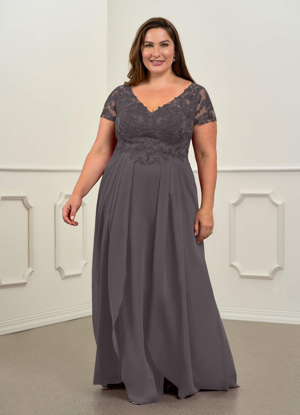 Azazie Dunja vestidos de madre de la novia Vestido de Gris Acero de Gasa de Corte en A con Encaje cuello pico image1