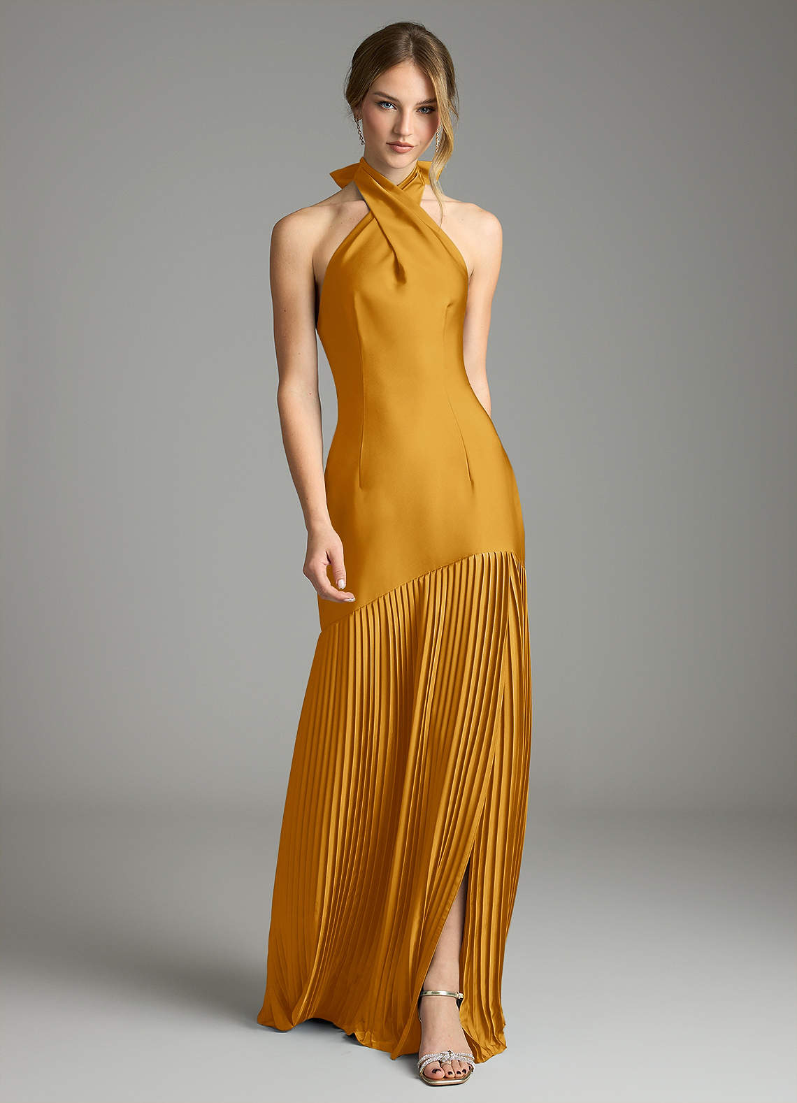 Azazie Nayeli Jurken voor bruidsmeisjes Jurk van Stretch Satijn met A-Lijn Geplooid Boterbabbelaar image1