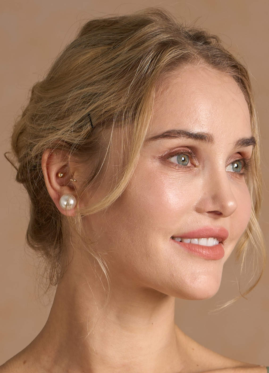 front Enamel Pearl Ear Studs Earrings