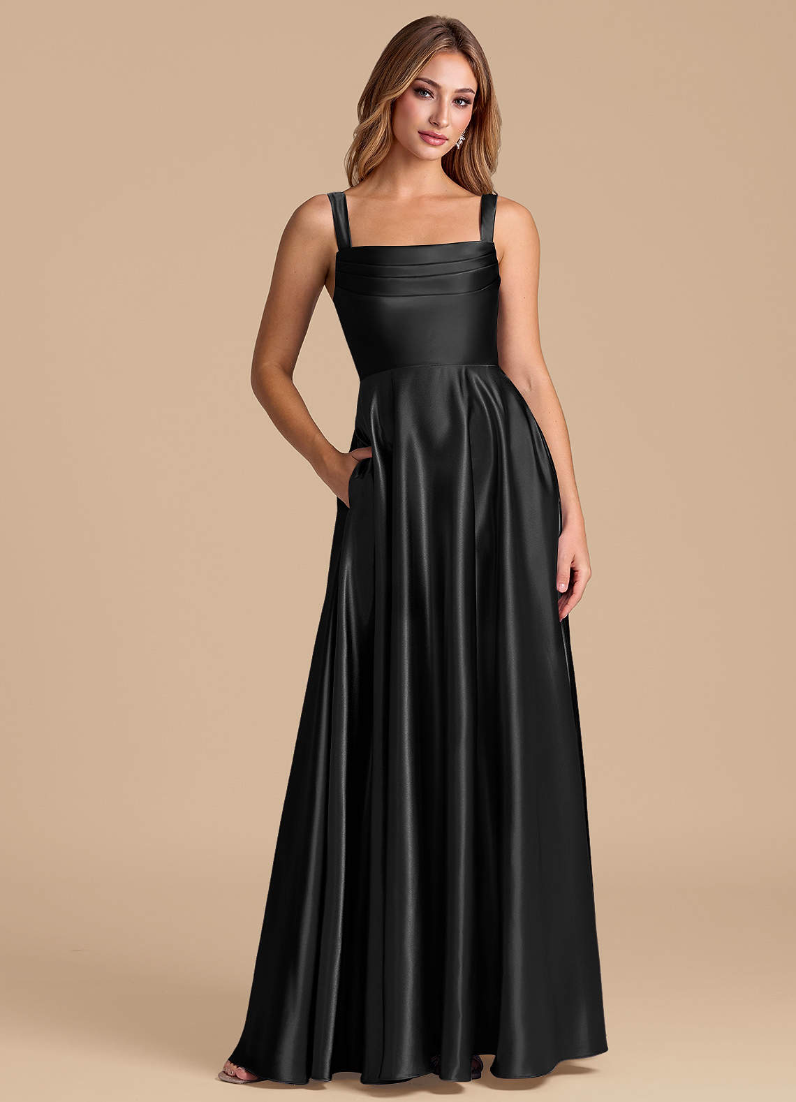 Azazie Shaude 신부 들러리 드레스 A라인 주름진 메탈릭 새틴 바닥 길이 드레스 image1