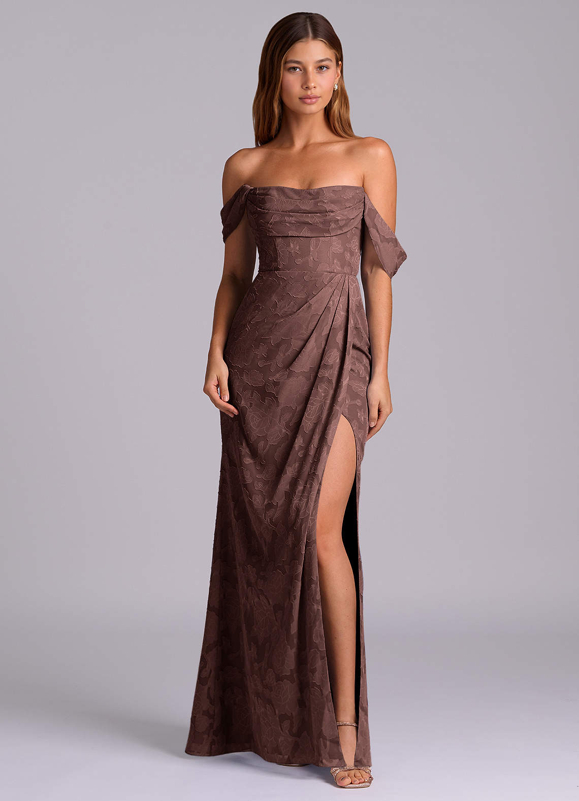 Azazie Johana Brautjungfernkleider Wandelbar Meerjungfrau-Linie Schulterfrei Blumen-Burnout Kleid Espresso image2