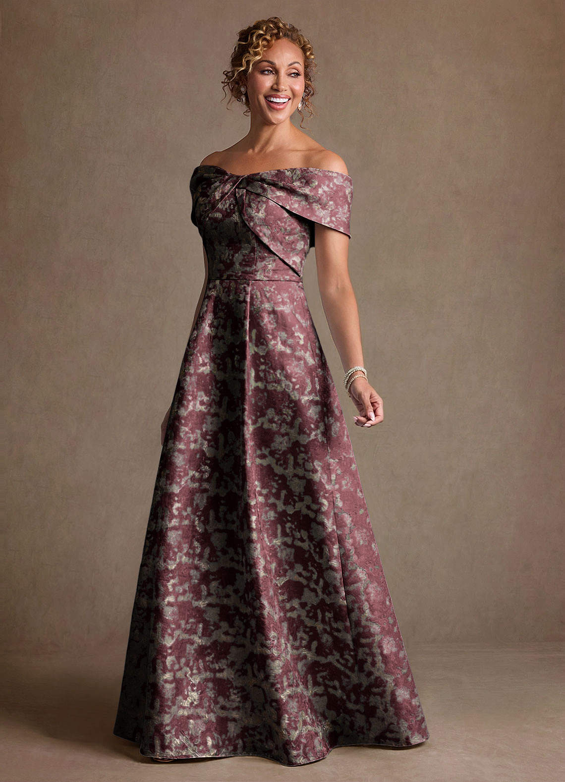 Azazie Harriett Klänningar till brudens mor Klä A-Line i Blommig Jacquard Av axeln Cabernet image6