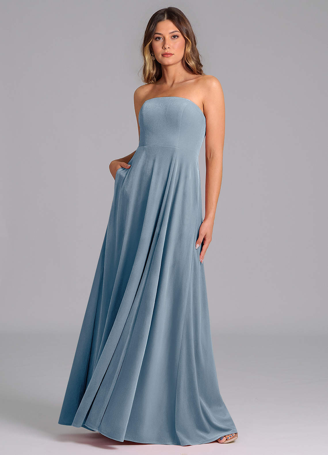 Azazie Wren Vestidos de damas de honor Vestido de Azul Polvoriento de terciopelo de Corte en A con Sin tirantes image1