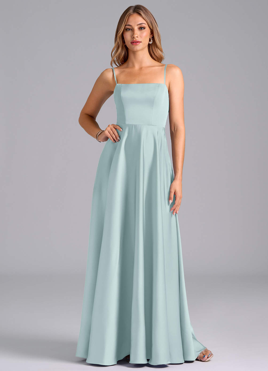 Azazie Elita 신부 들러리 드레스 A라인 주름진 스트레치 새틴 바닥 길이 드레스 image1