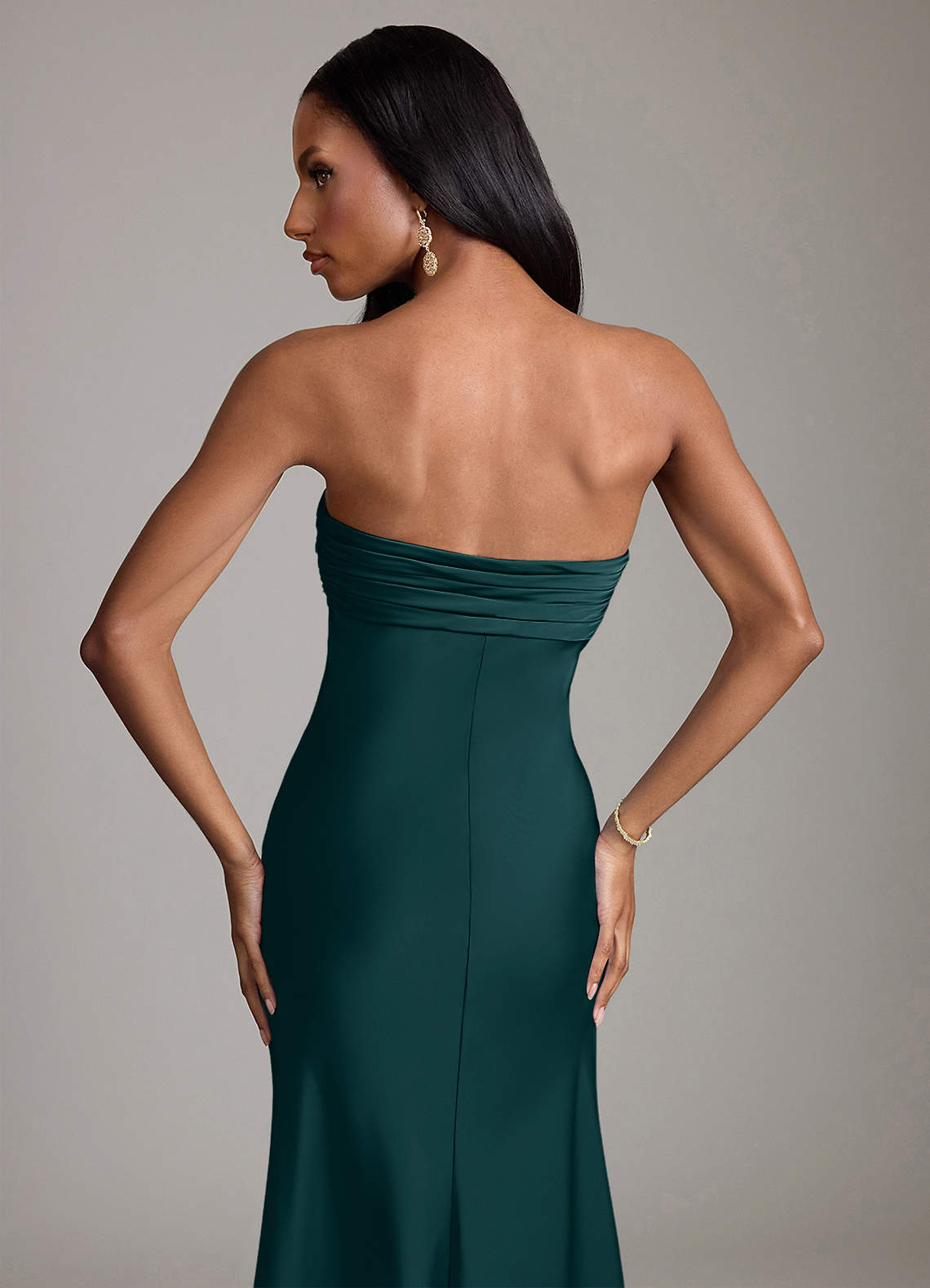 Azazie Saylor Vestidos de damas de honor Vestido de Pino de Satén Elástico de Corte Sirena con Sin tirantes image5