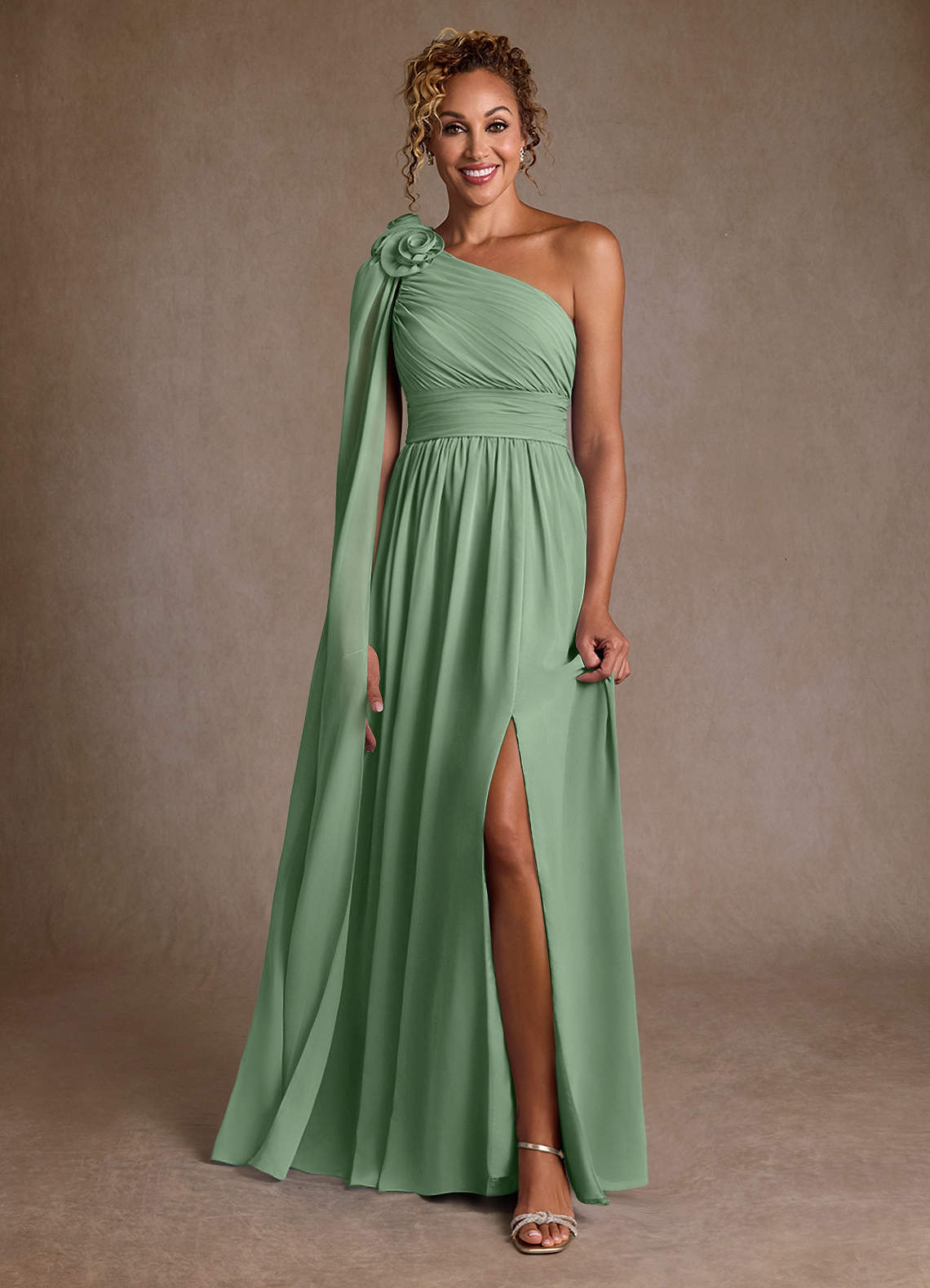 Azazie Lancaster Mère de la mariée Robes Robe Trapèze en Mousseline de soie Ue épaule Matcha image1