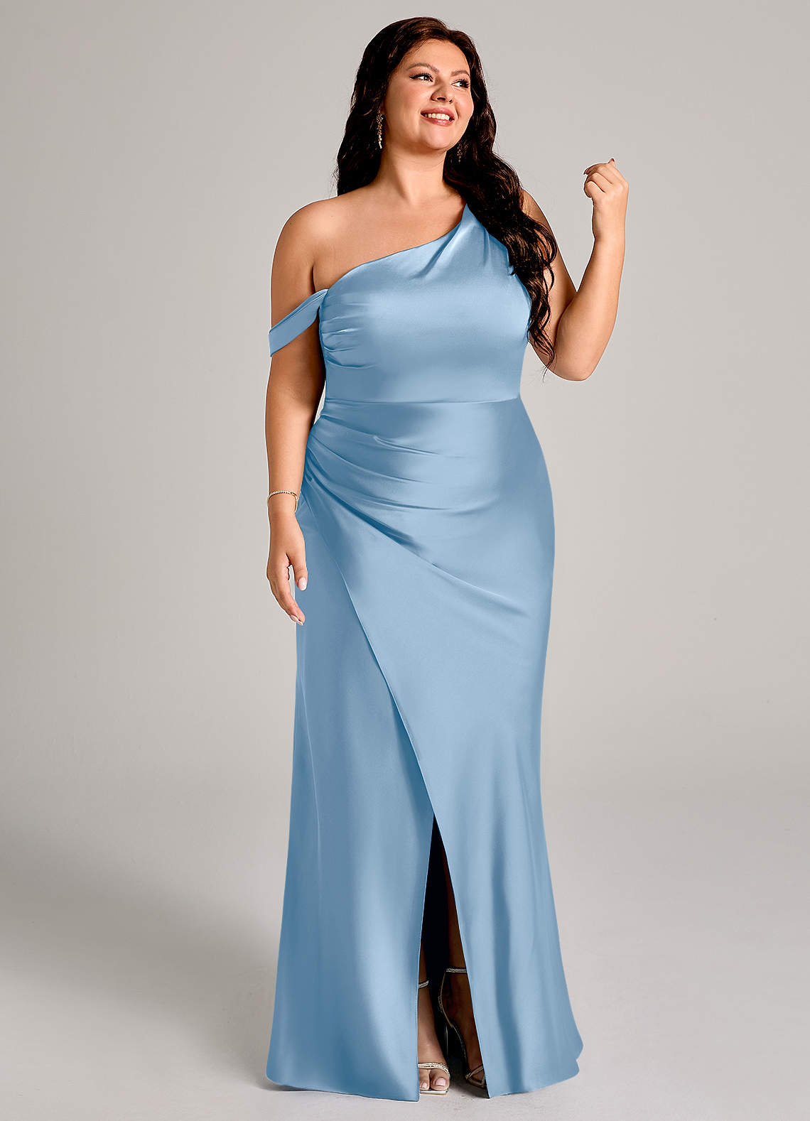 Azazie Madelyn Robes de demoiselle d'honneur Robe Sirène Convertible en Satin extensible Une épaule Poudre Bleue image12