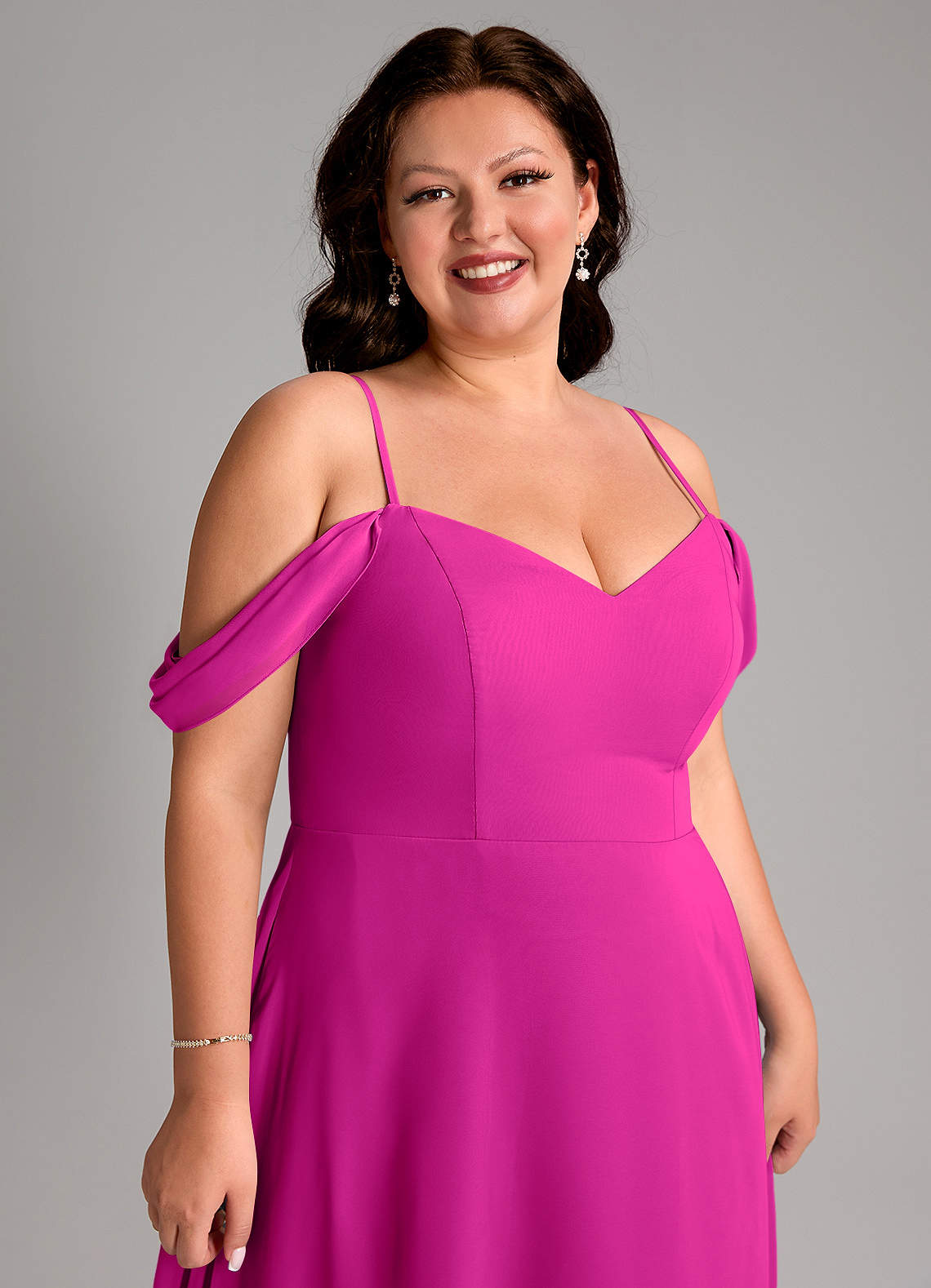 Azazie Marley Vestidos de madrinha de casamento Vestido Fúcsia de Chiffon de Linha A com Ombros Caídos image15