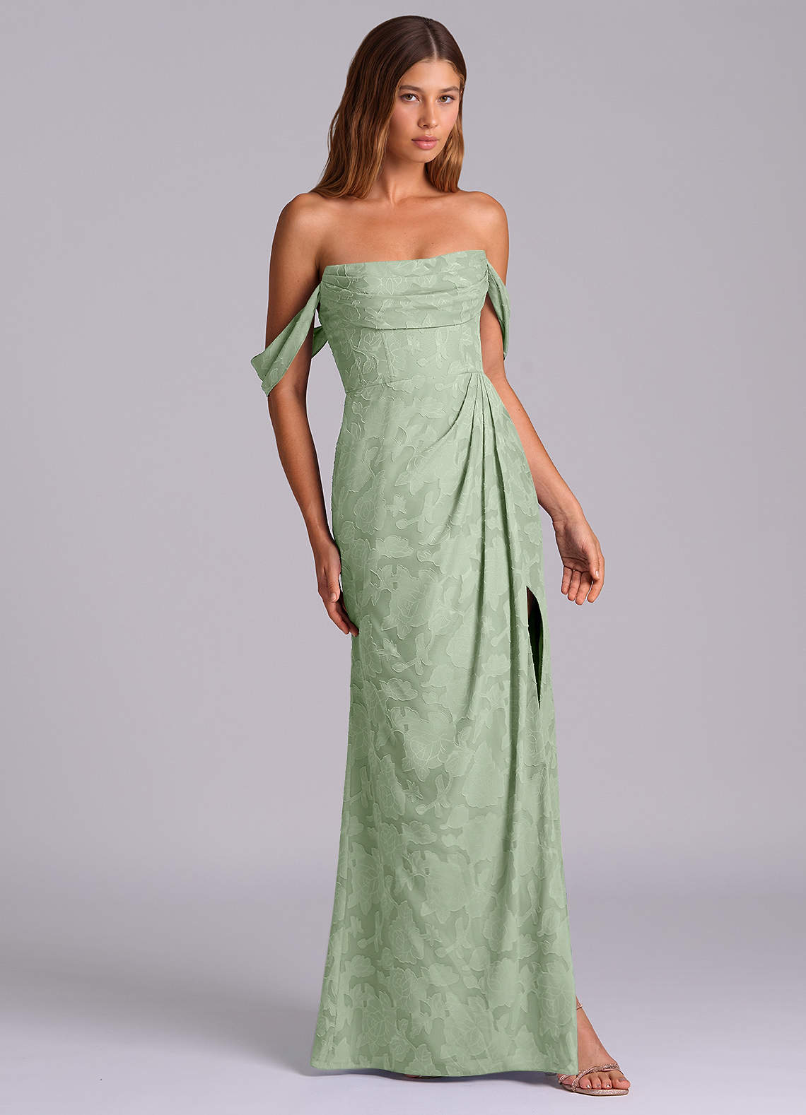 Azazie Johana Robes de demoiselle d'honneur Robe Sirène Convertible en Blumen-Burnout Épaule décolletée Vert Sauge image4
