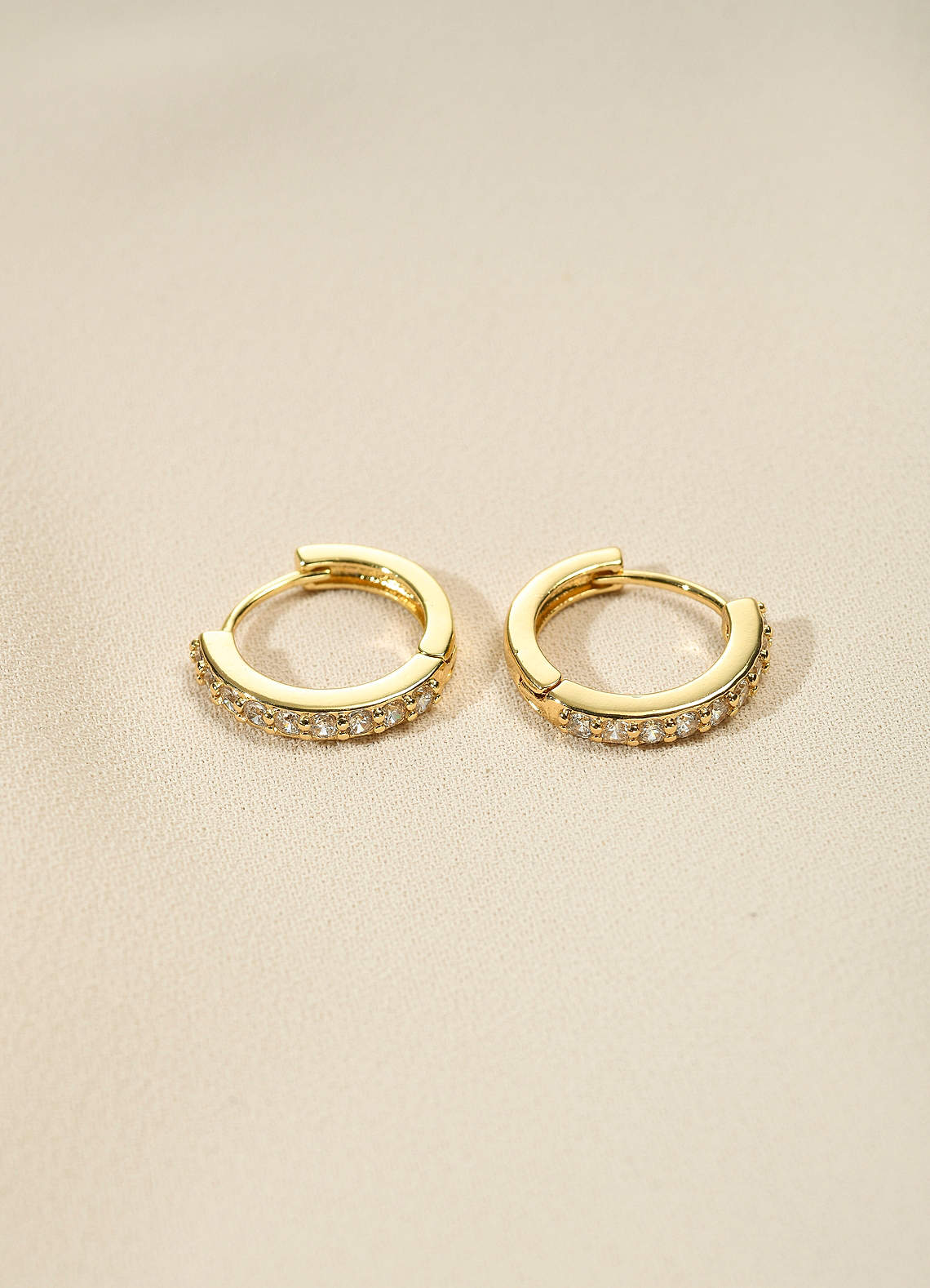 front Honeycomb Earrings With Embedded Small Diamond
