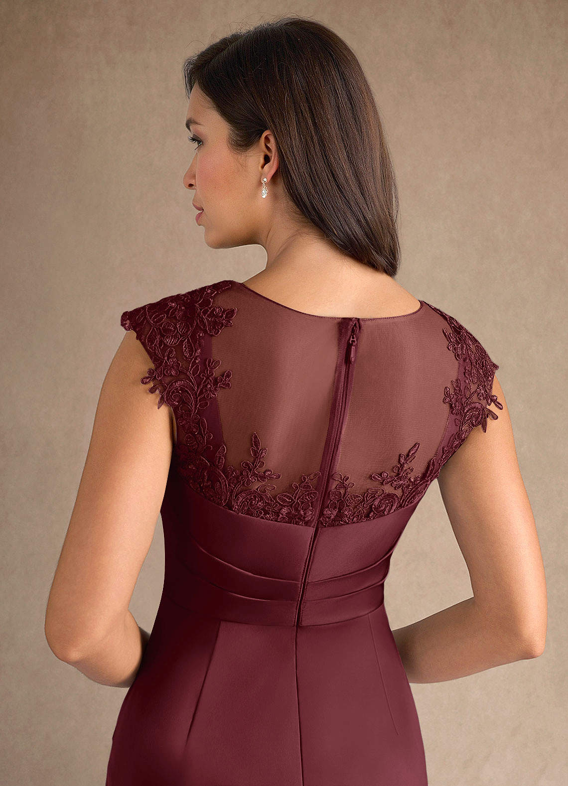 Azazie Santa Barbara vestidos de madre de la novia Vestido de Cabernet de Satén Elástico de Recto con Plisado image7