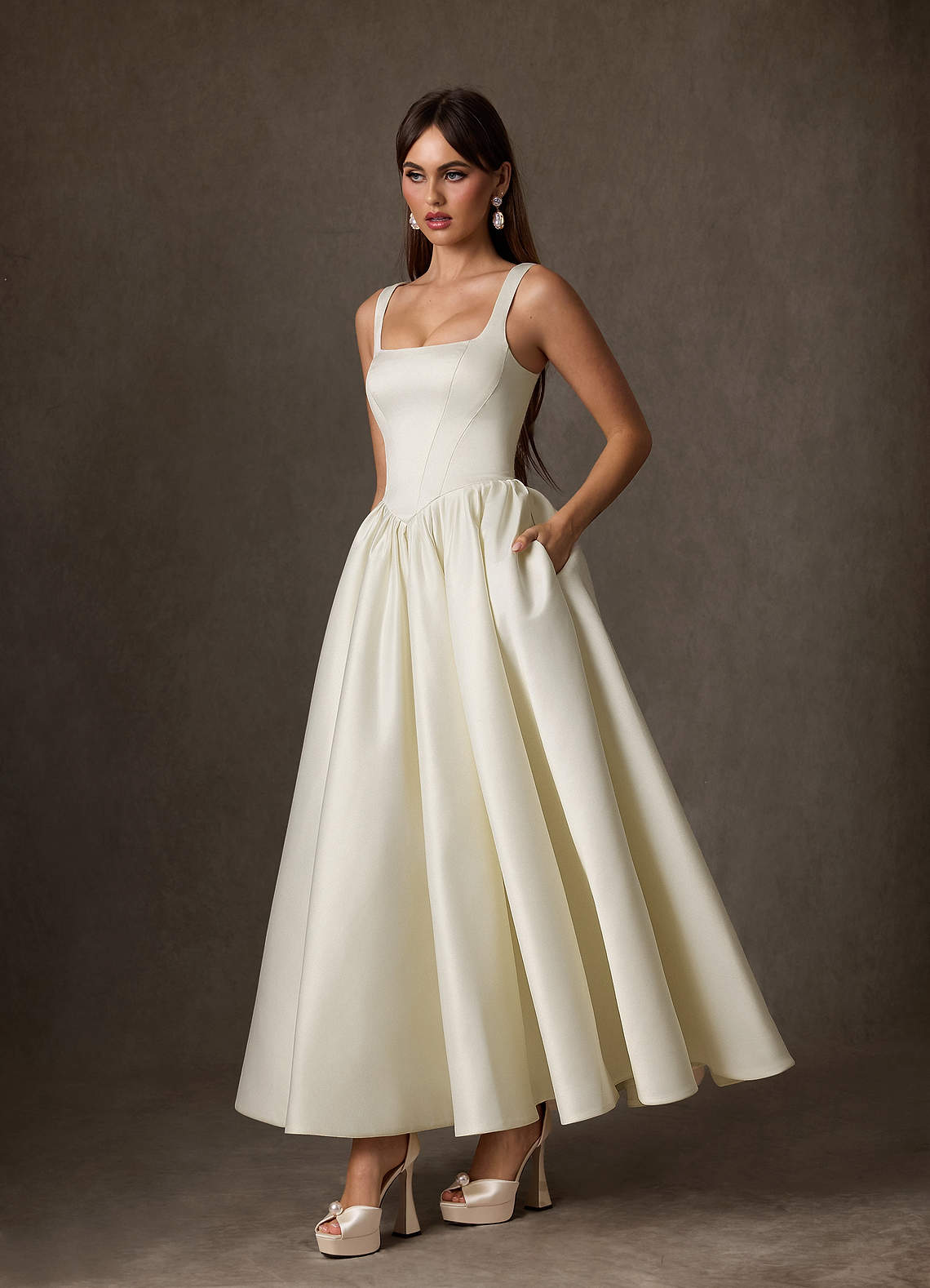 Azazie Verina Robes de mariée Robe Trapèze en Satin avec poches Crème image3