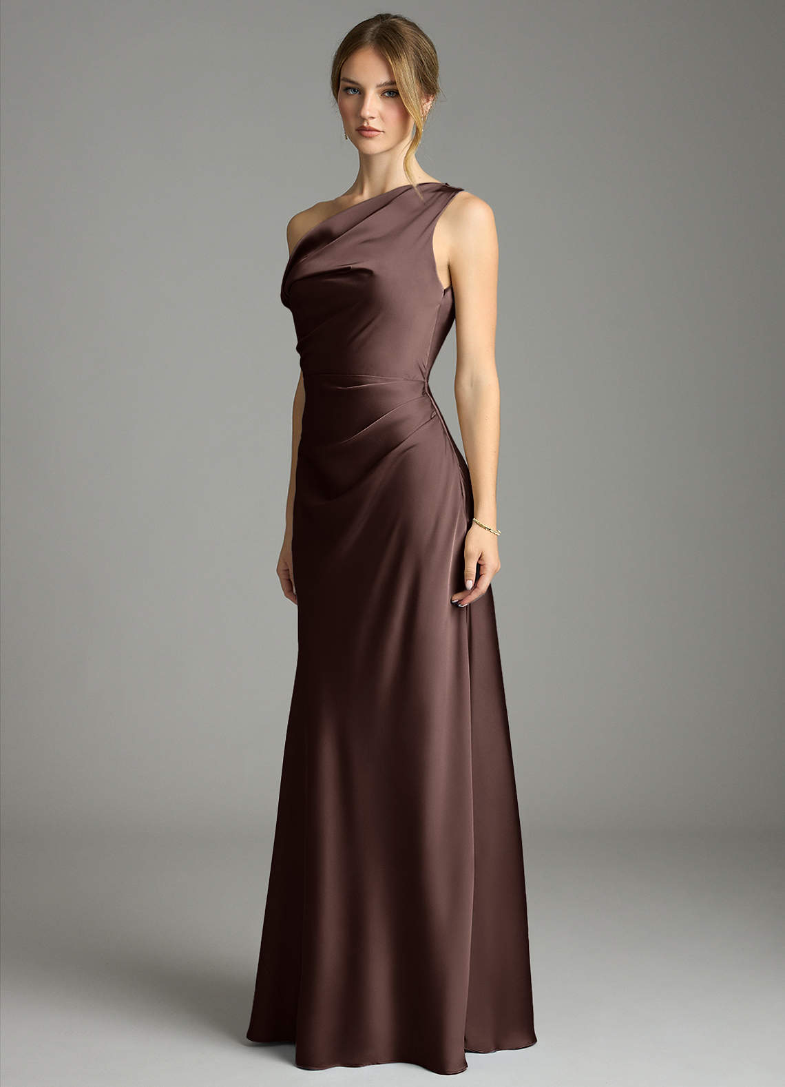 Azazie Emerson Brautjungfernkleider Meerjungfrau-Linie Schulterfrei Stretch-Satin Kleid Ganache image1