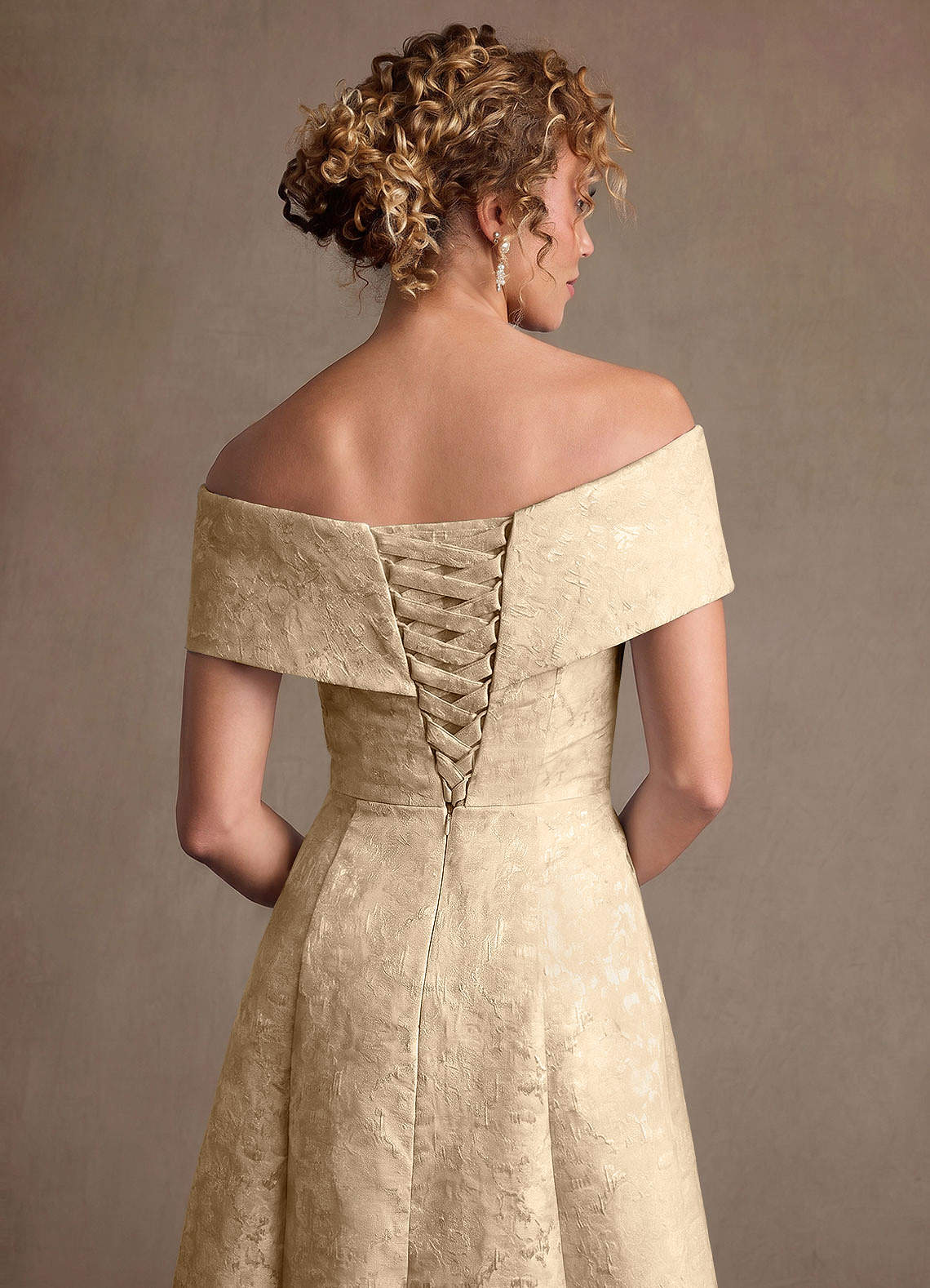 Azazie Harriett Slutrea Klänning A-Line i Blommig Jacquard Off the shoulder Champagne image5