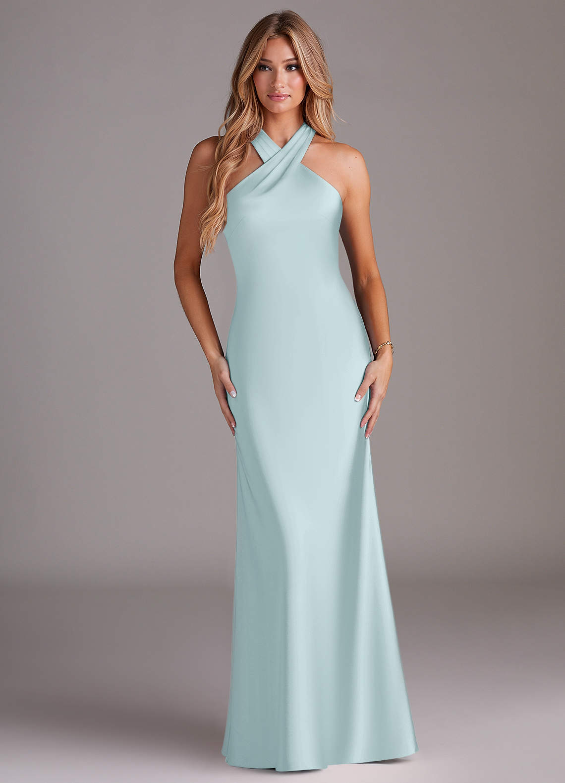Azazie Doretta Robes de demoiselle d'honneur Robe Sirène en Satin extensible Plissée Brume image1