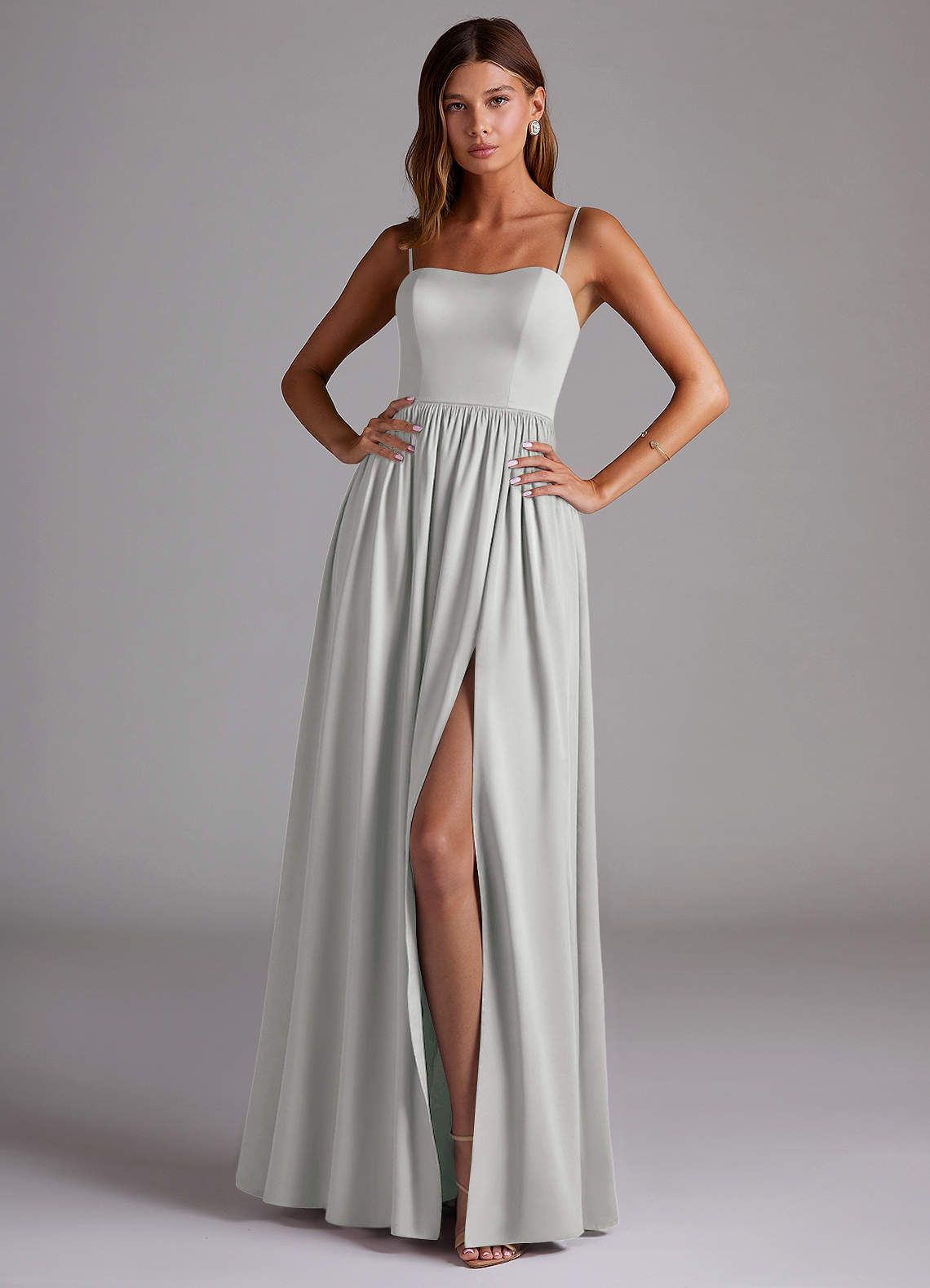 Azazie Calianna Jurken voor bruidsmeisjes Converteerbaar Jurk van Stretch Satijn met A-Lijn Off the Shoulder Zilver image1