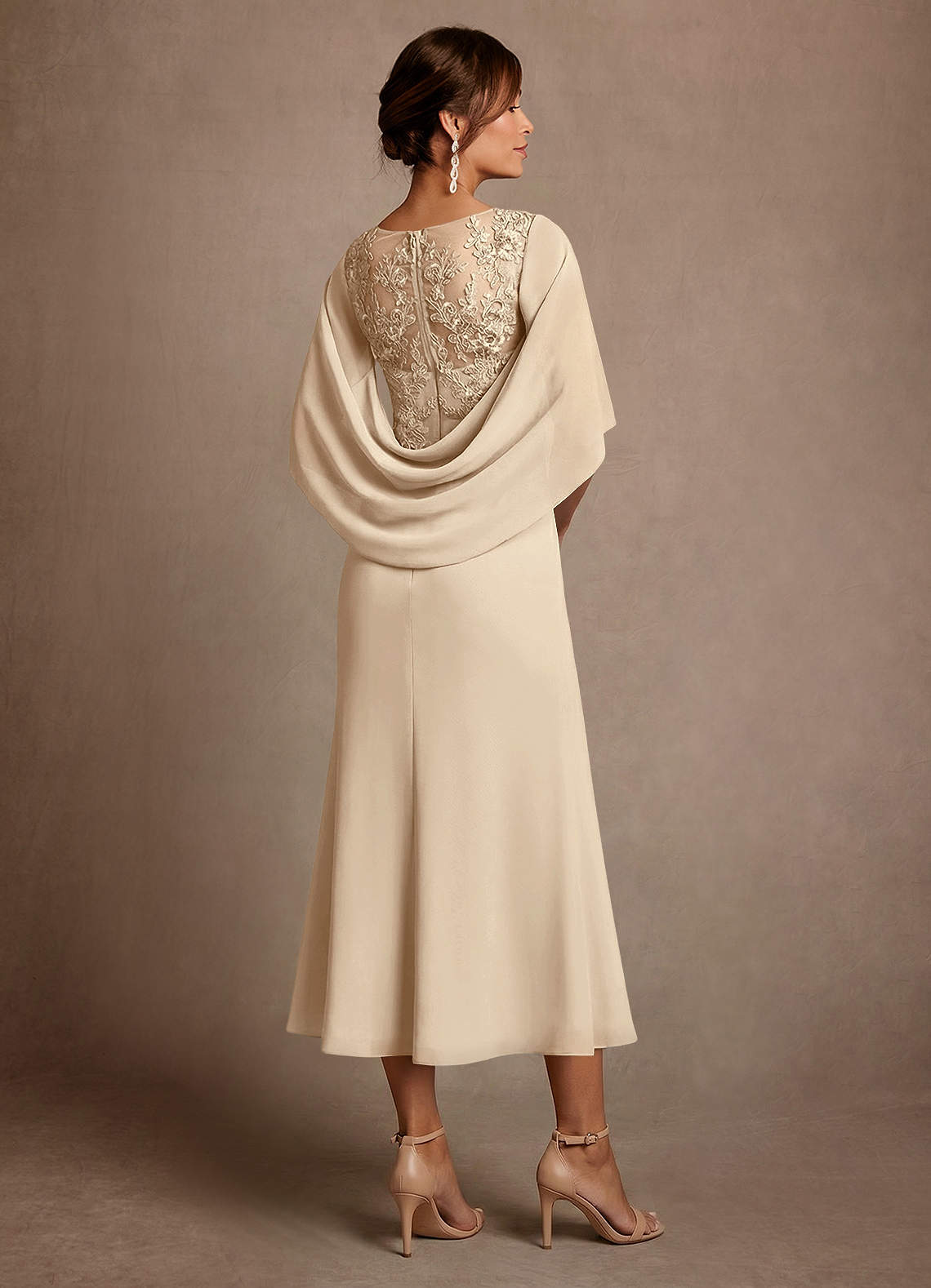 Azazie Forums Mère de la mariée Robes Robe Trapèze en Dentelle Champagne image1