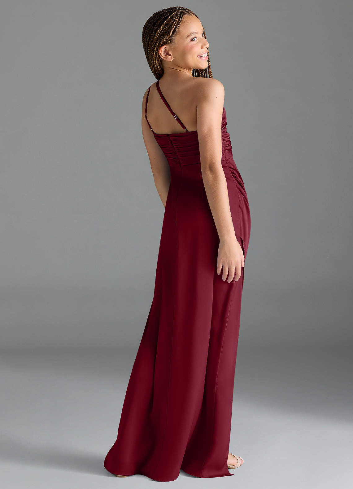 Azazie Eren Junior Vestido Borgonha de Cetim elástico de Bainha com Plissado image4