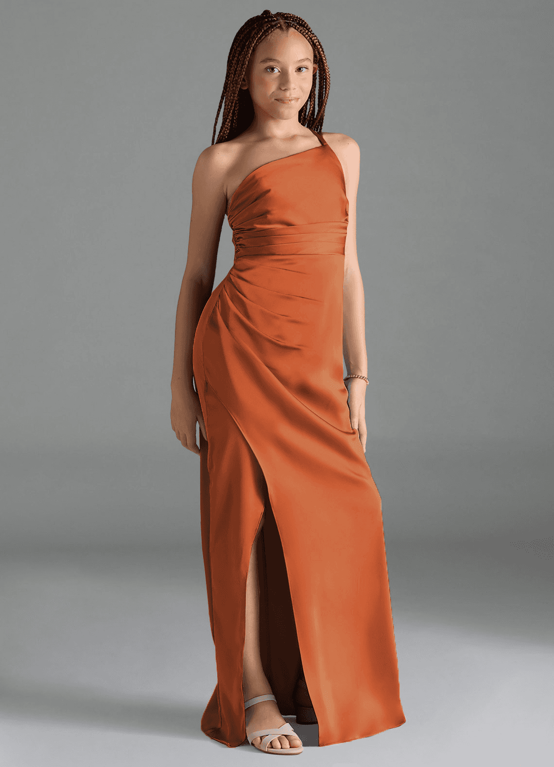 Azazie Eren Junior Vestido Canela de Cetim elástico de Bainha com Plissado image3