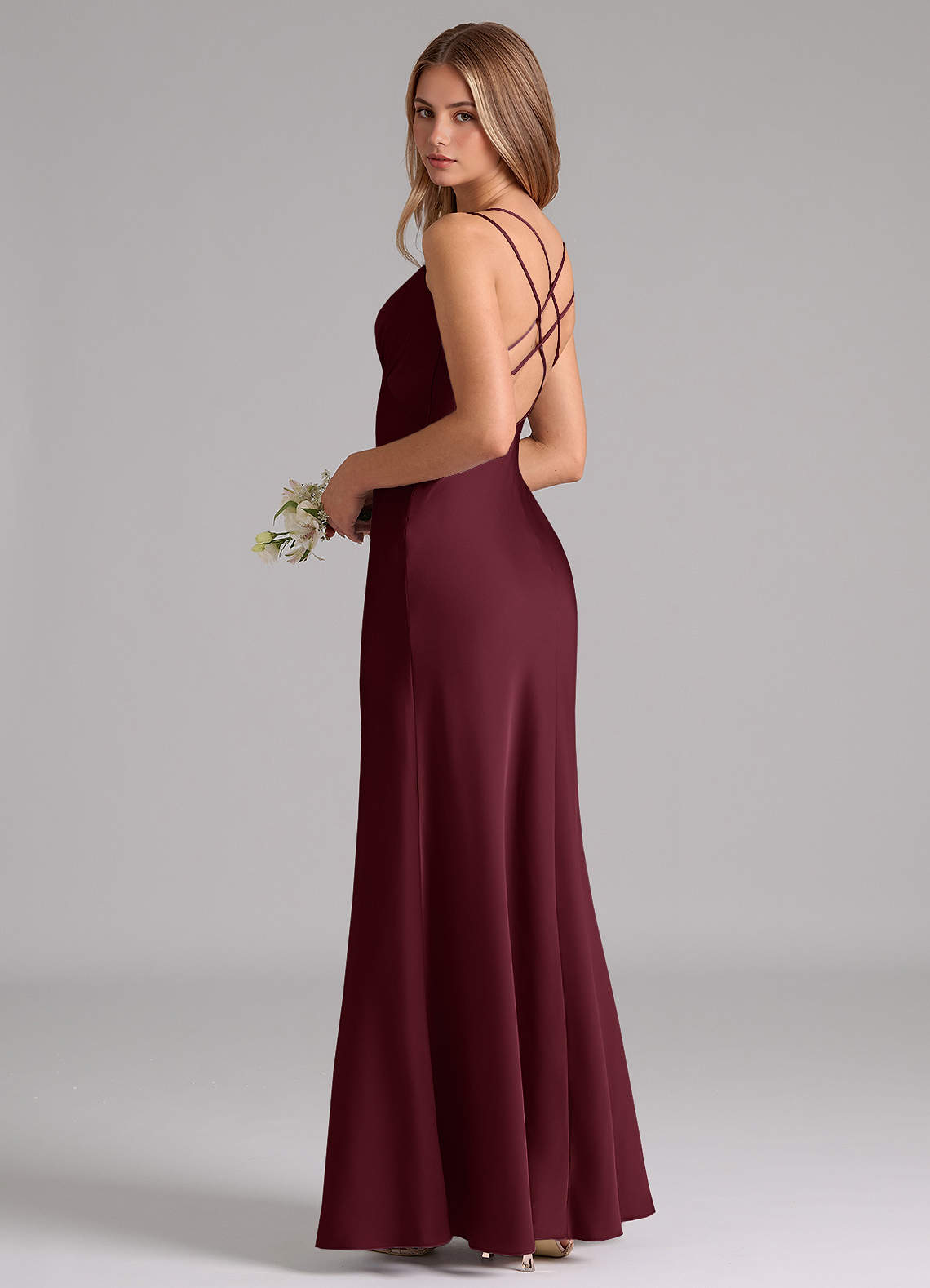 Azazie Suttona Vestidos de damas de honor Vestido de Cabernet de Satén Elástico de Corte en A con Plisado image1
