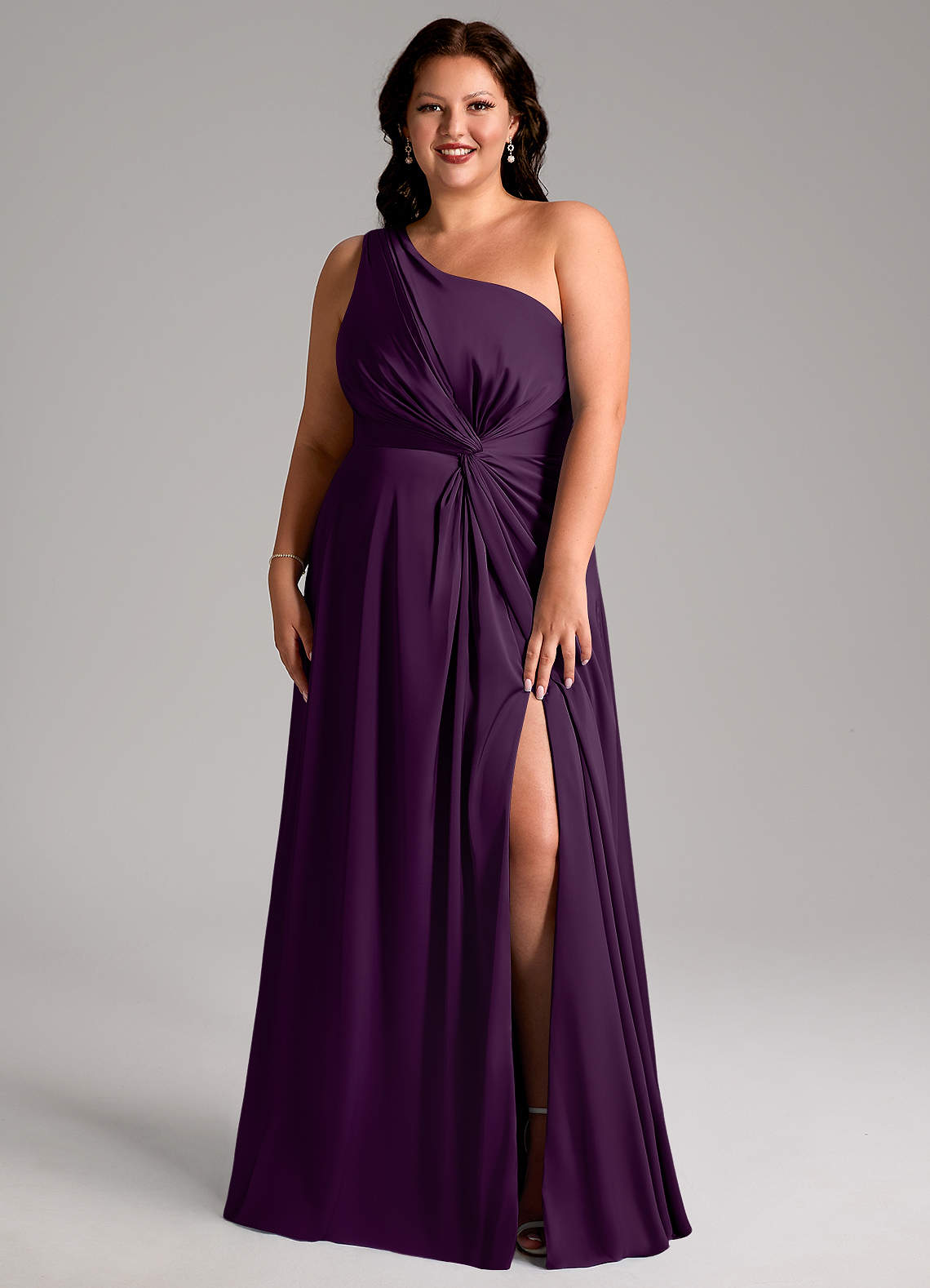 Azazie Brooke Vestidos de damas de honor Vestido de Uva de Satén Elástico de Corte en A con Hombro unilateral image7