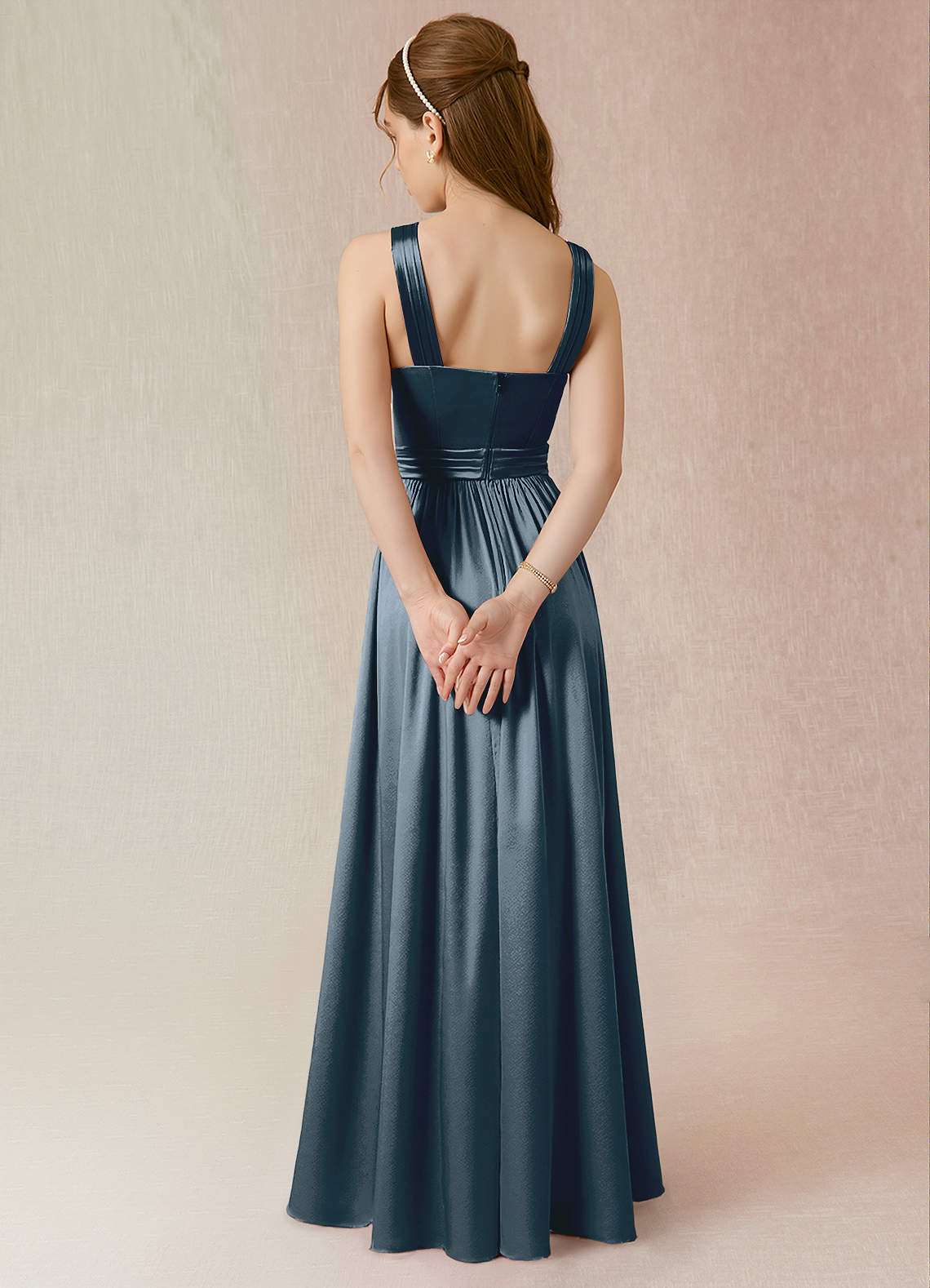 Azazie Jiya Junior Vestido de Crepúsculo de Satén Metálico de Corte en A con Plisado image1