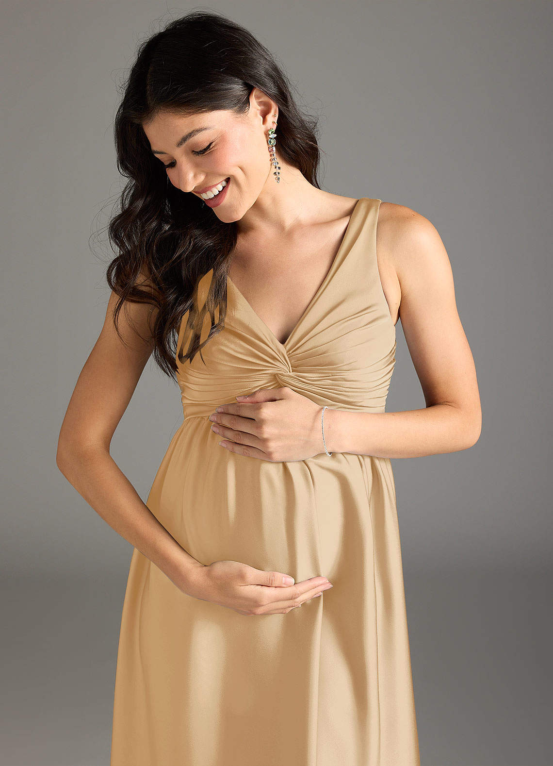 Azazie Yetta vestidos de dama de honor de maternidad Vestido de Corte en A Plisado Hasta el suelo Satén Elástico image1