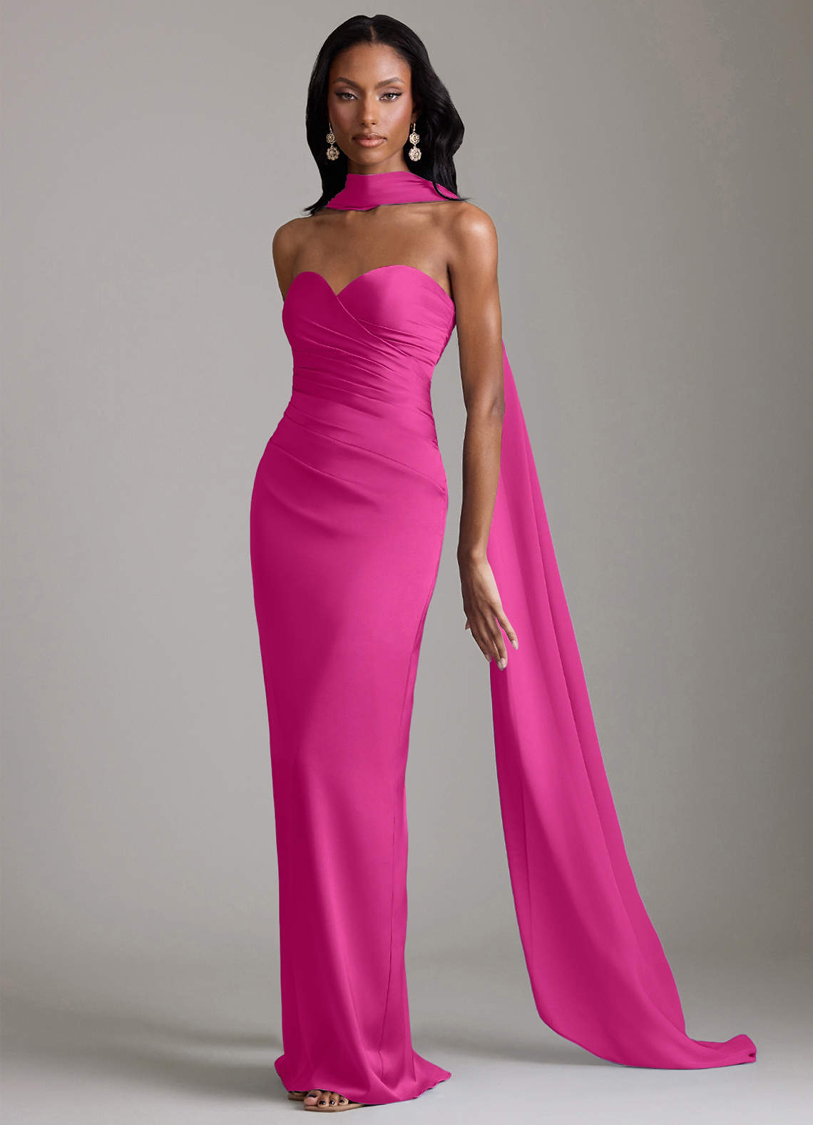 Azazie Sonora Robes de demoiselle d'honneur Robe Fourreau en Satin extensible Sans bretelles Fuchsia image9