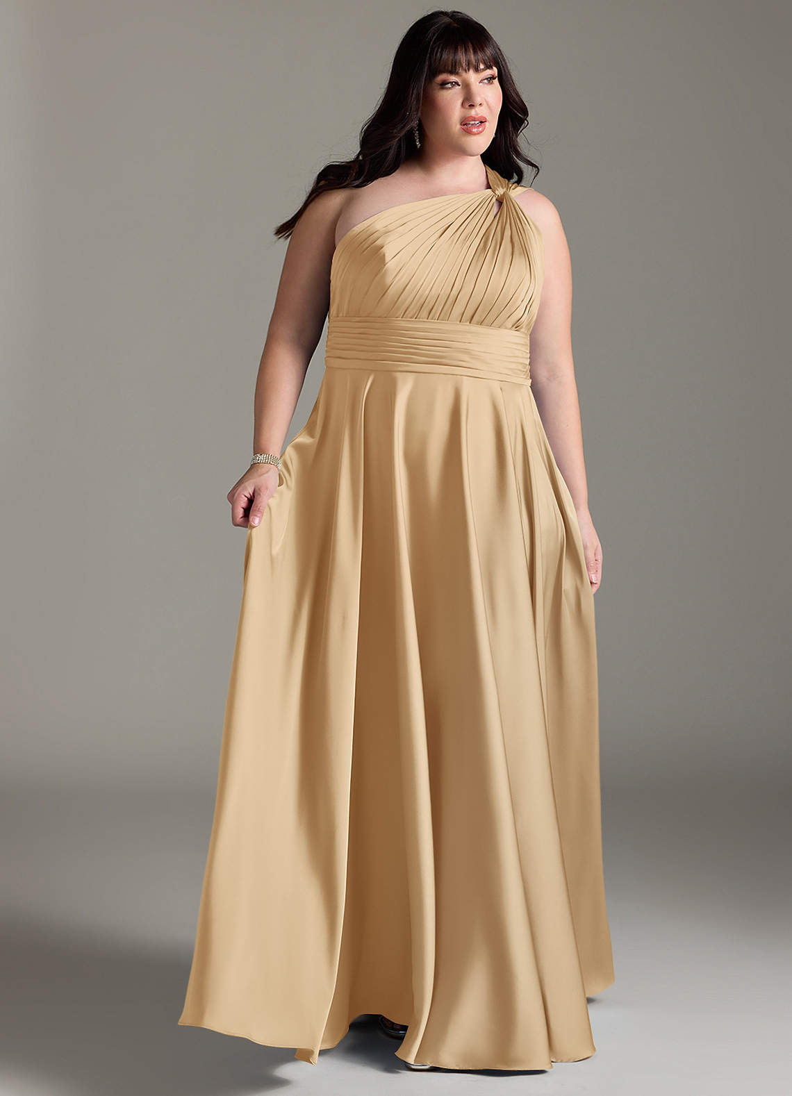 Azazie Charlize Robes de demoiselle d'honneur Robe Trapèze en Satin extensible Une épaule Or image10