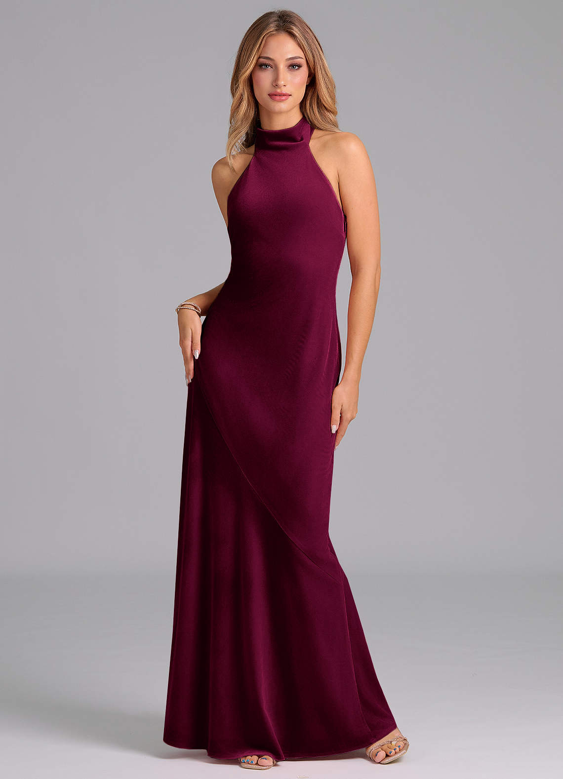 Azazie Velli Vestidos de damas de honor Vestido de Cabernet de terciopelo de Corte Sirena con Cuello Alto image1