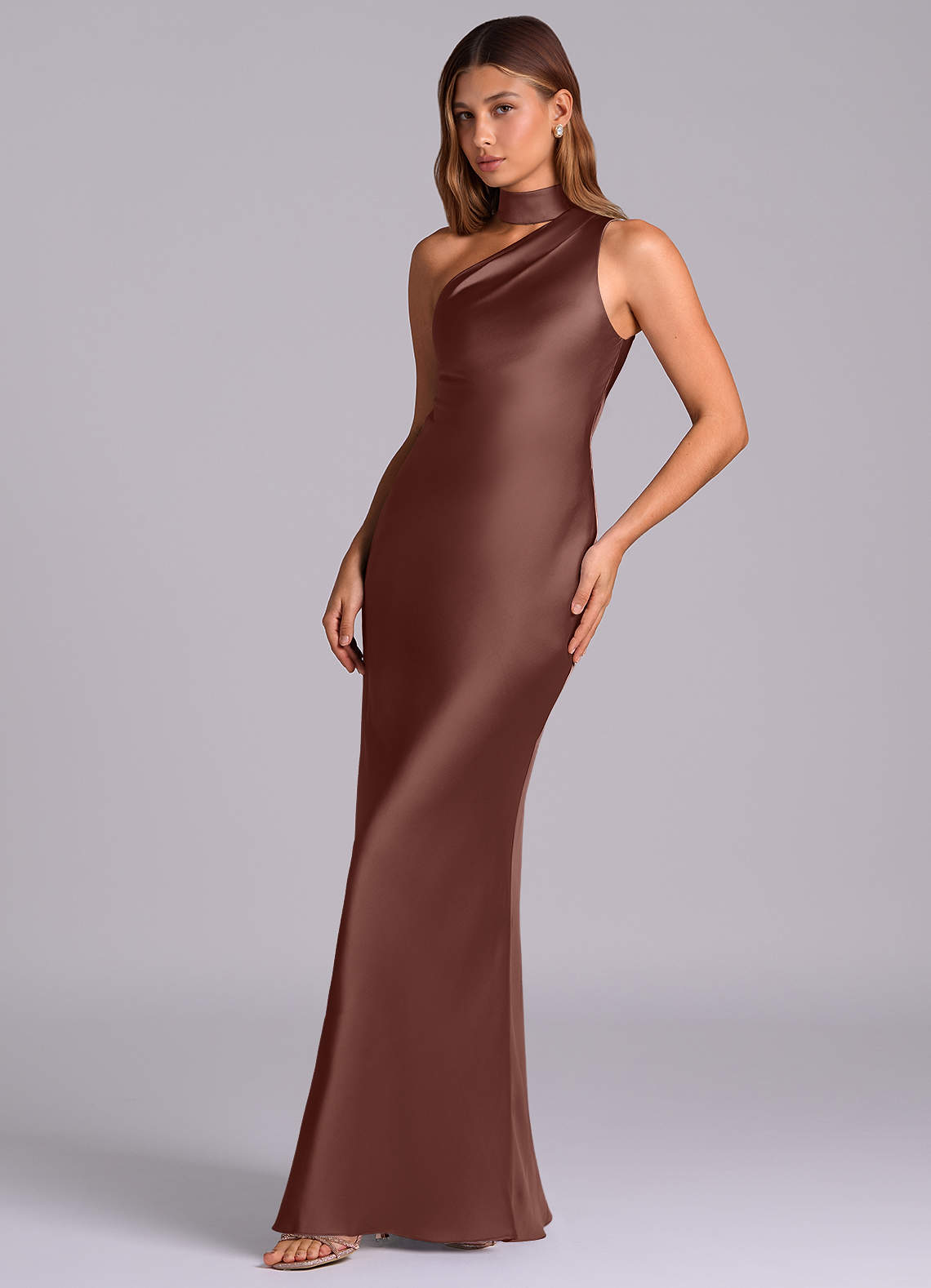 Azazie Seona Vestidos de madrinha de casamento Vestido Café Expresso de Cetim elástico de sereia com Um ombro image5