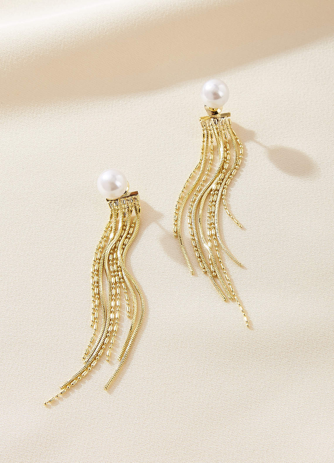 front Pendientes de borlas y perlas brillantes