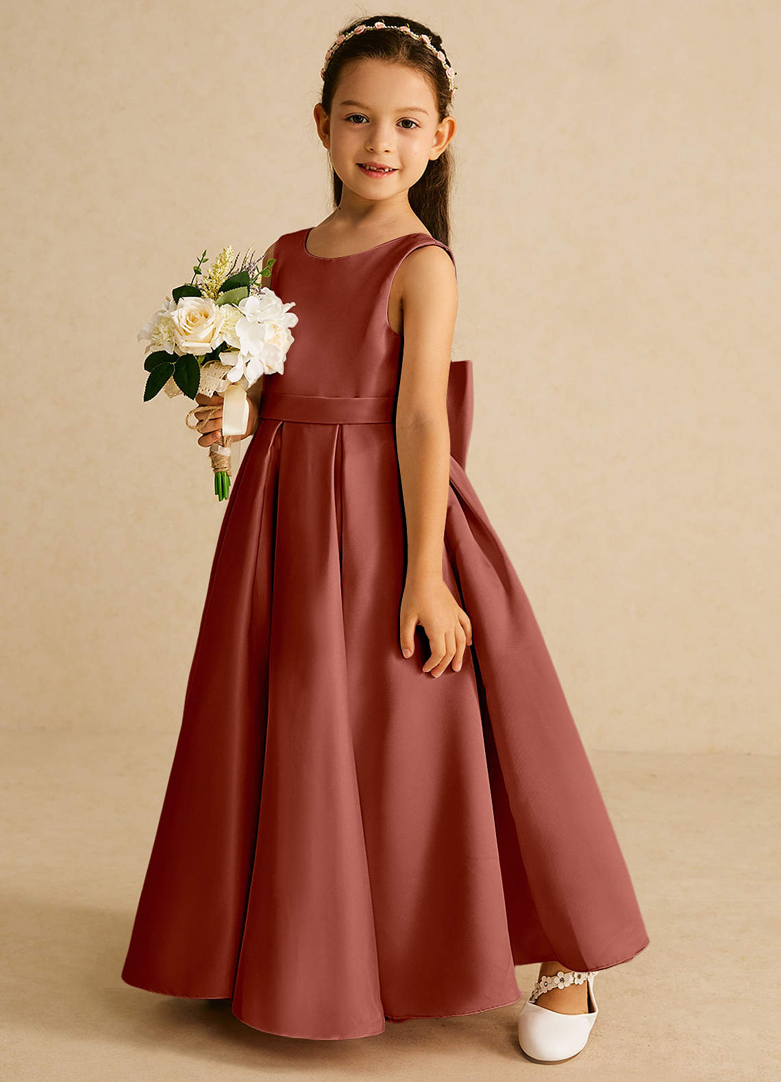 Azazie Pipsy Robe Demoiselle D'honneur Fillette Robe Trapèze en Mat Satiné Arc Auburn image1