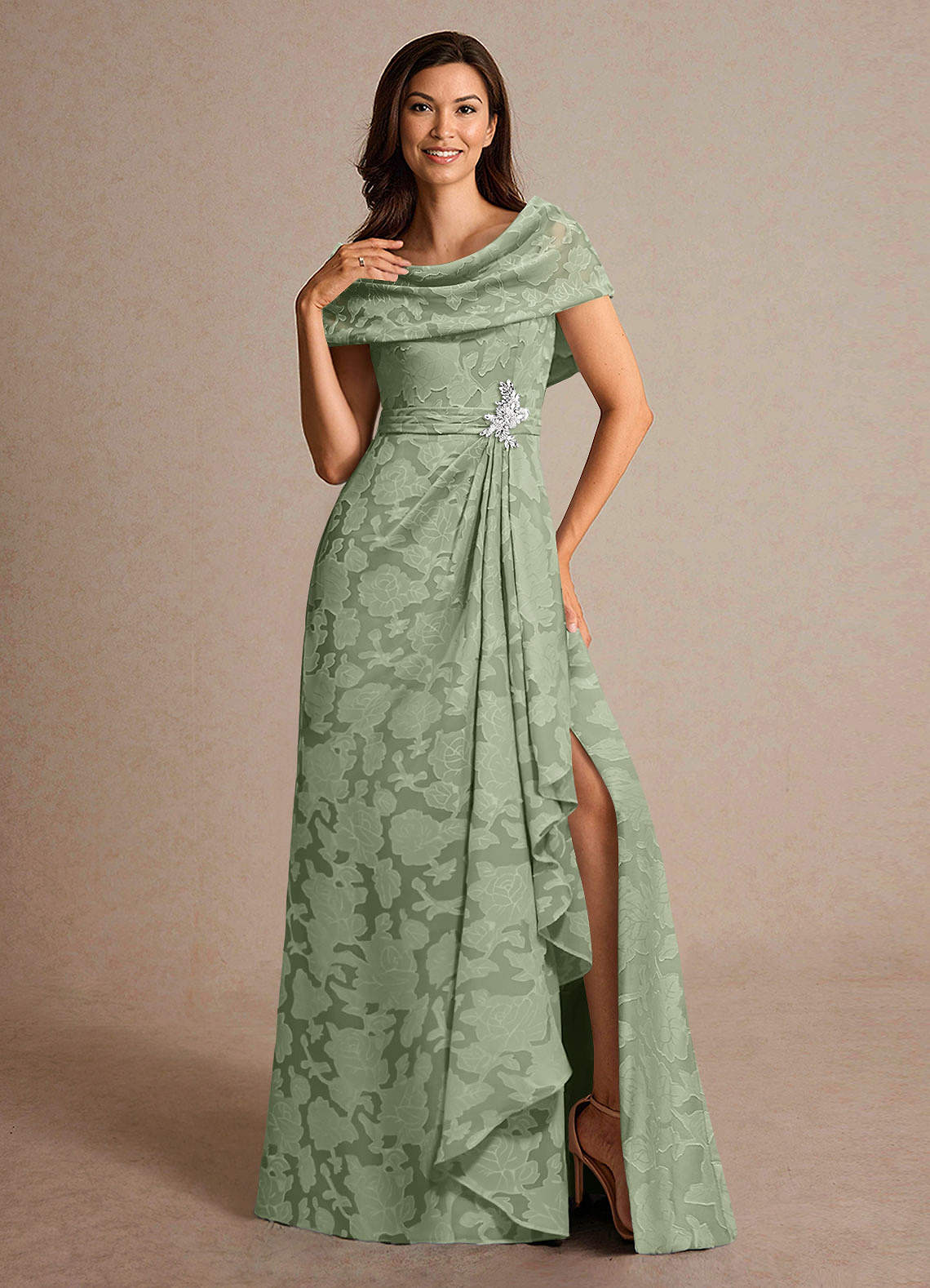 Azazie Branford vestidos de madre de la novia Vestido de Salvia Polvorienta de Devorado Floral de Corte En A con Plisado image4