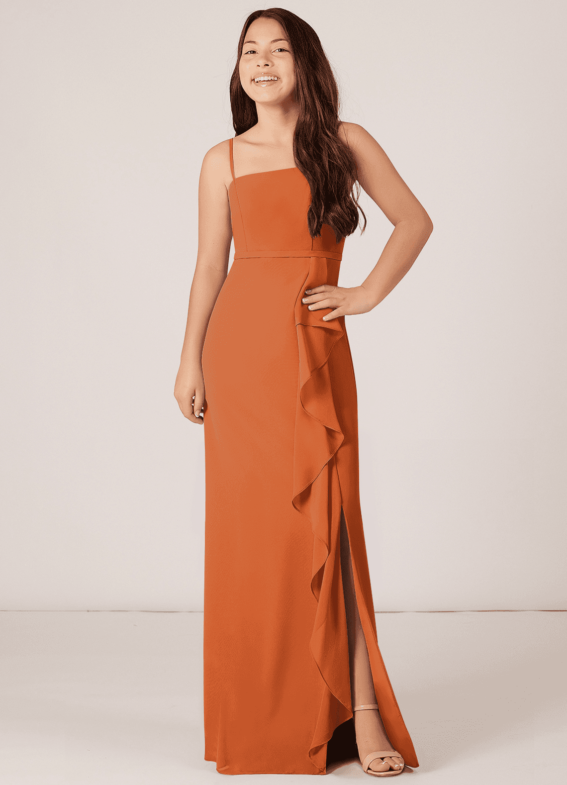 Azazie Kaylee Junior Vestido Canela de Chiffon de Linha A com com cinto image3