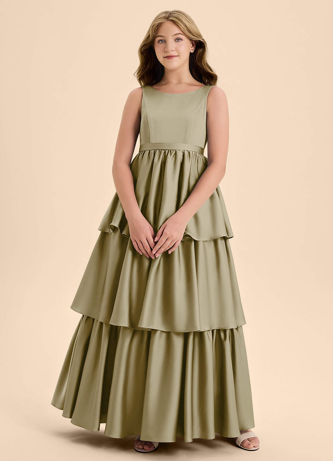 Azazie Meadowyn Junior Vestido de Musgo Verde de Satén Elástico de Corte En A con Lazo image1