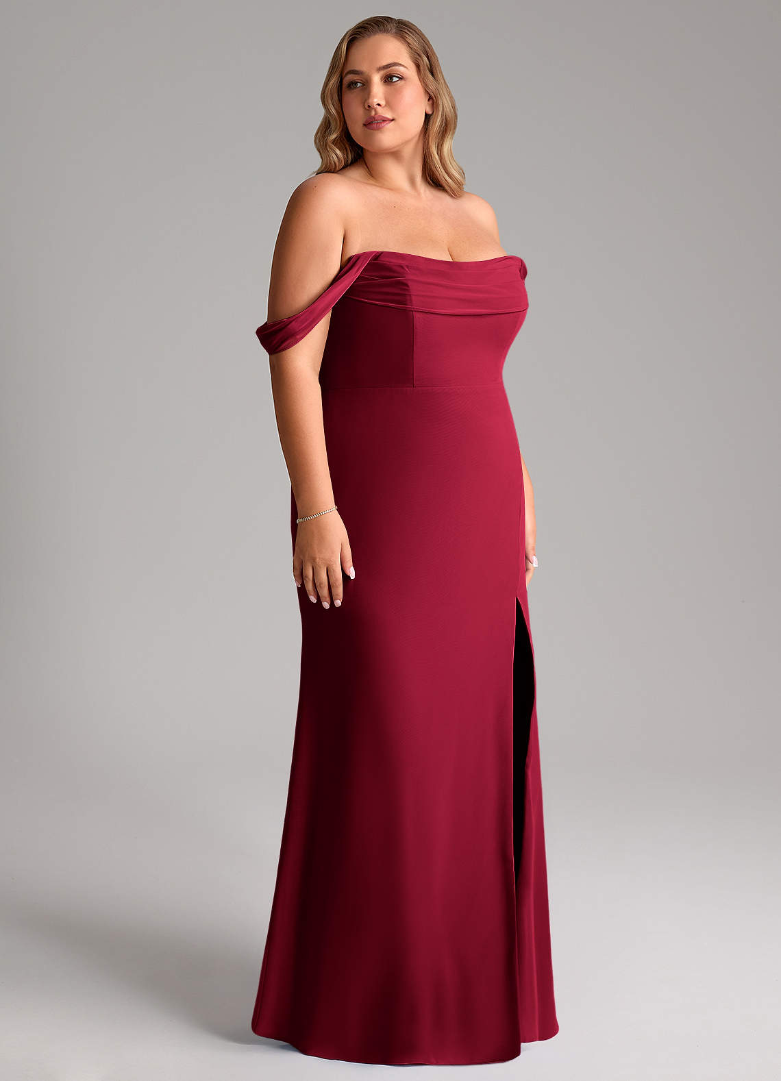 Azazie Saige Vestidos de madrinha de casamento Vestir Borgonha de Chiffon de Linha A com Fora do ombro image11
